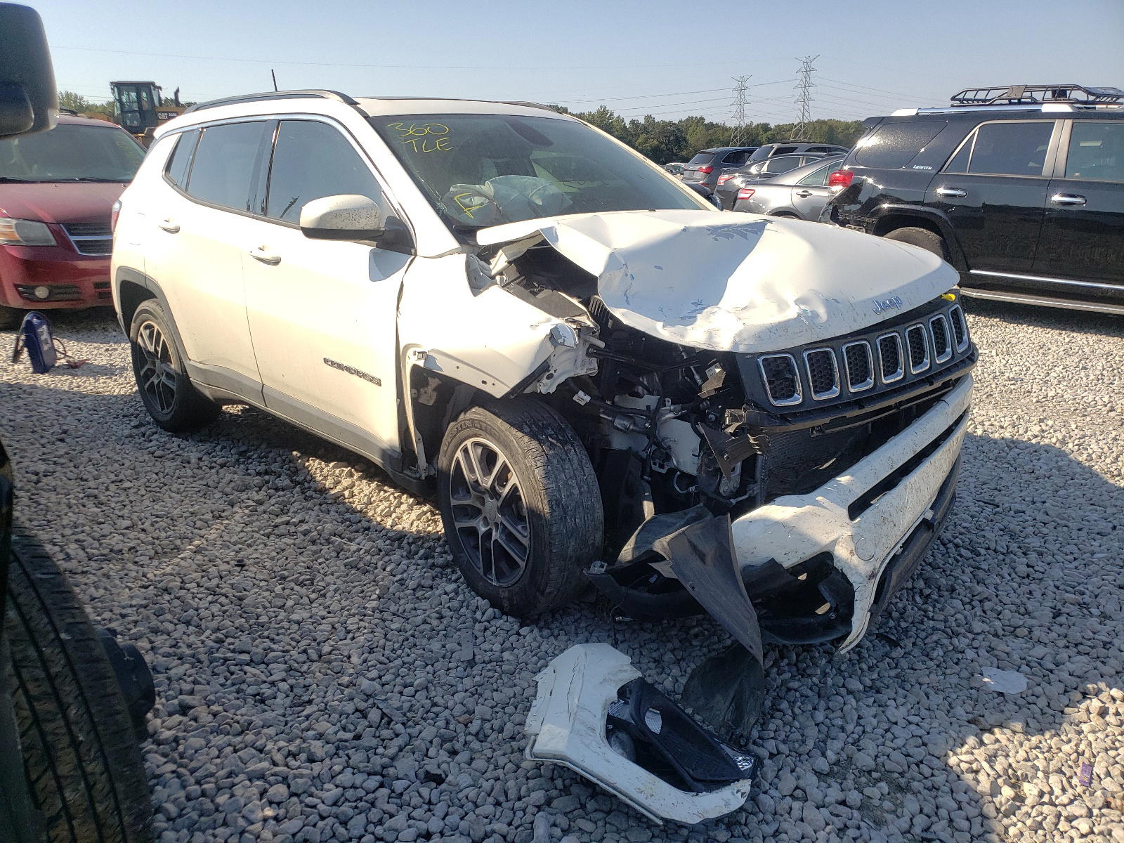JEEP COMPASS LA 2019 with VIN 3C4NJCBB1KT769485 - Photo from auction