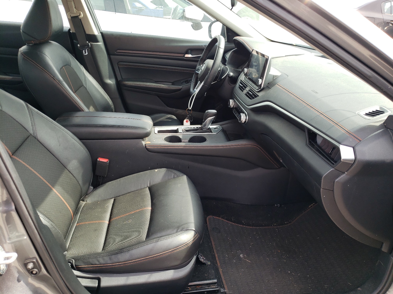 Photo 5 from auction – 2020 NISSAN ALTIMA SR with VIN 1N4BL4CV8LC100659