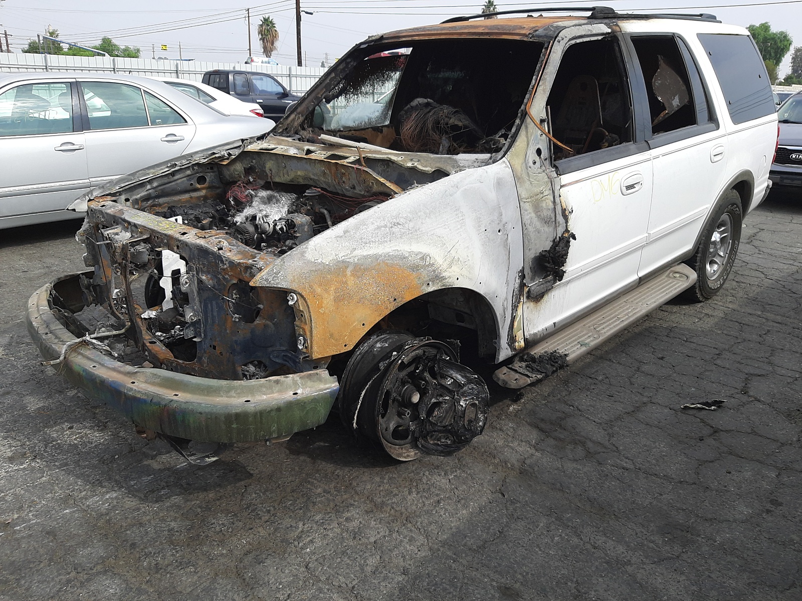 صورة رقم 14 من المزاد - 2002 FORD EXPEDITION مع VIN 1FMEU17L32LA56642