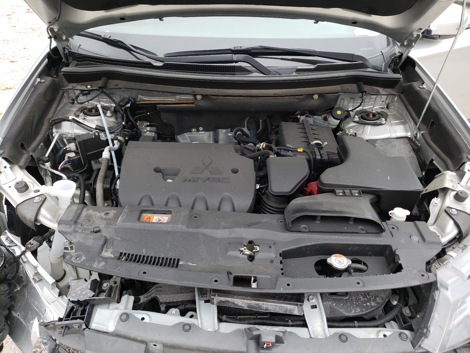 Photo 7 from auction – 2019 MITSUBISHI OUTLANDER with VIN JA4AZ3A31KZ008458