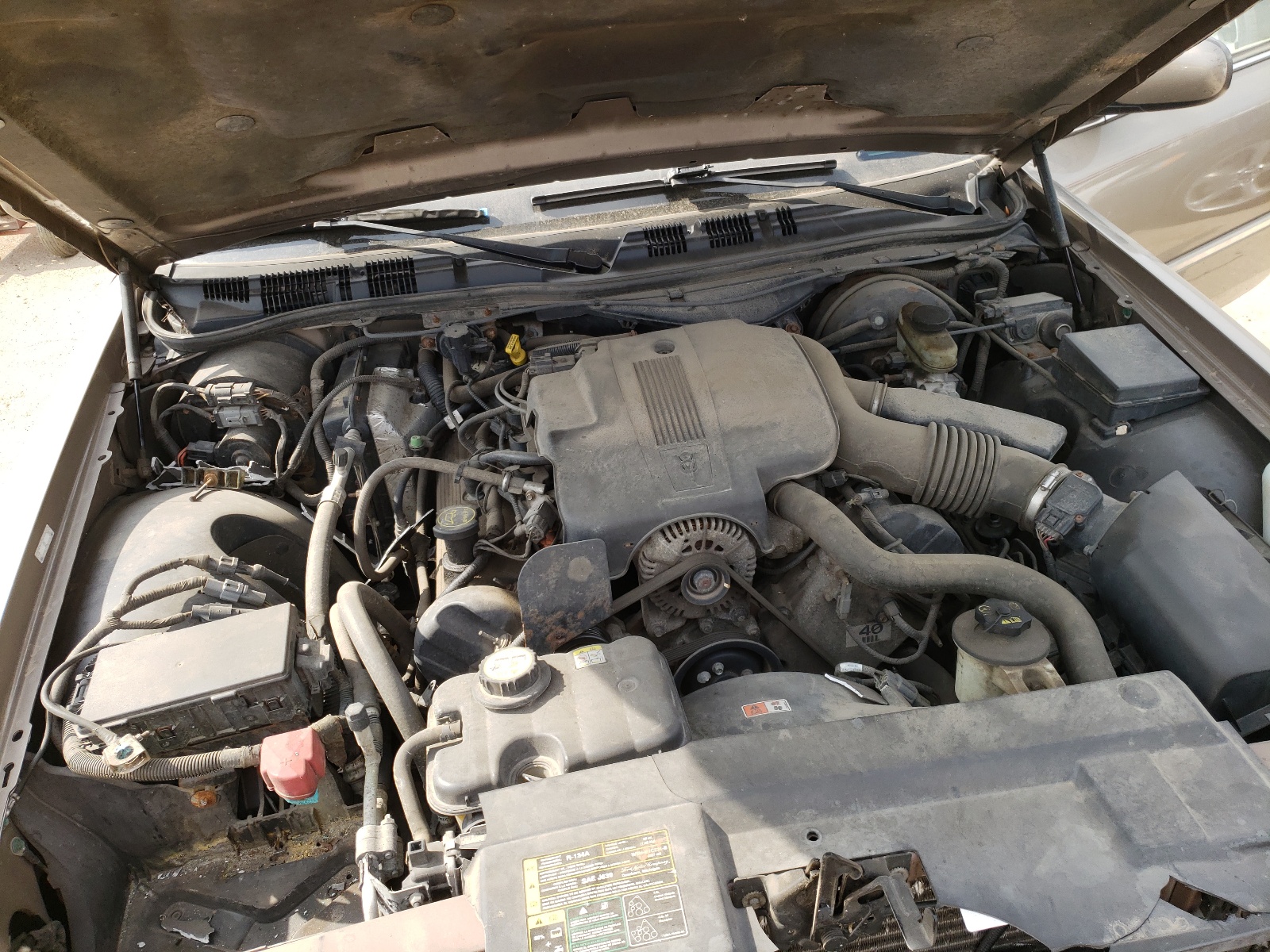 Photo 7 from auction – 2004 MERCURY GRAND MARQ with VIN 2MEHM75W64X690355