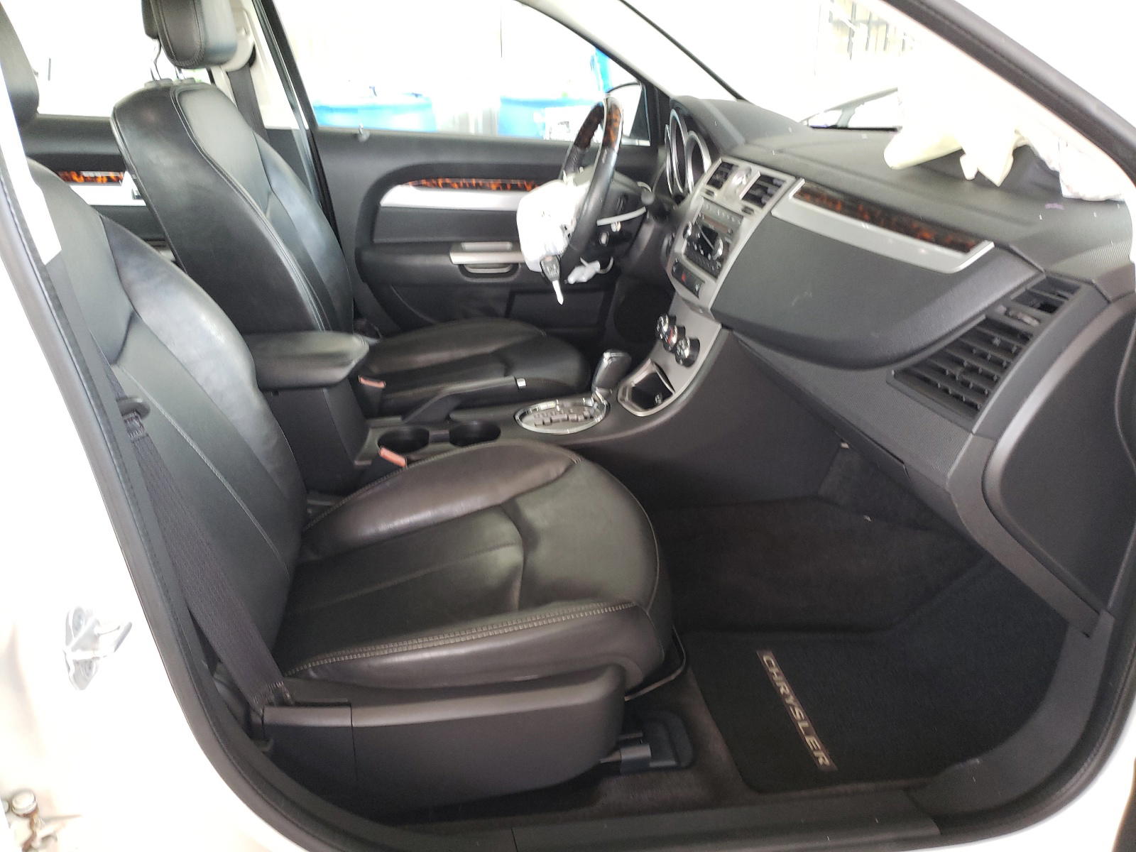 Photo 5 from auction – 2010 CHRYSLER SEBRING LI with VIN 1C3CC5FD0AN155913