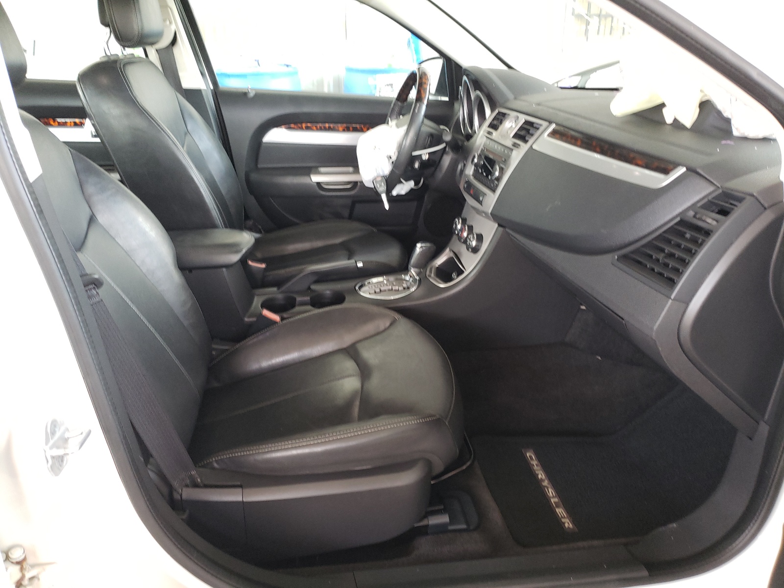 Фото 5 с аукциона – 2010 CHRYSLER SEBRING LI с VIN 1C3CC5FD0AN155913