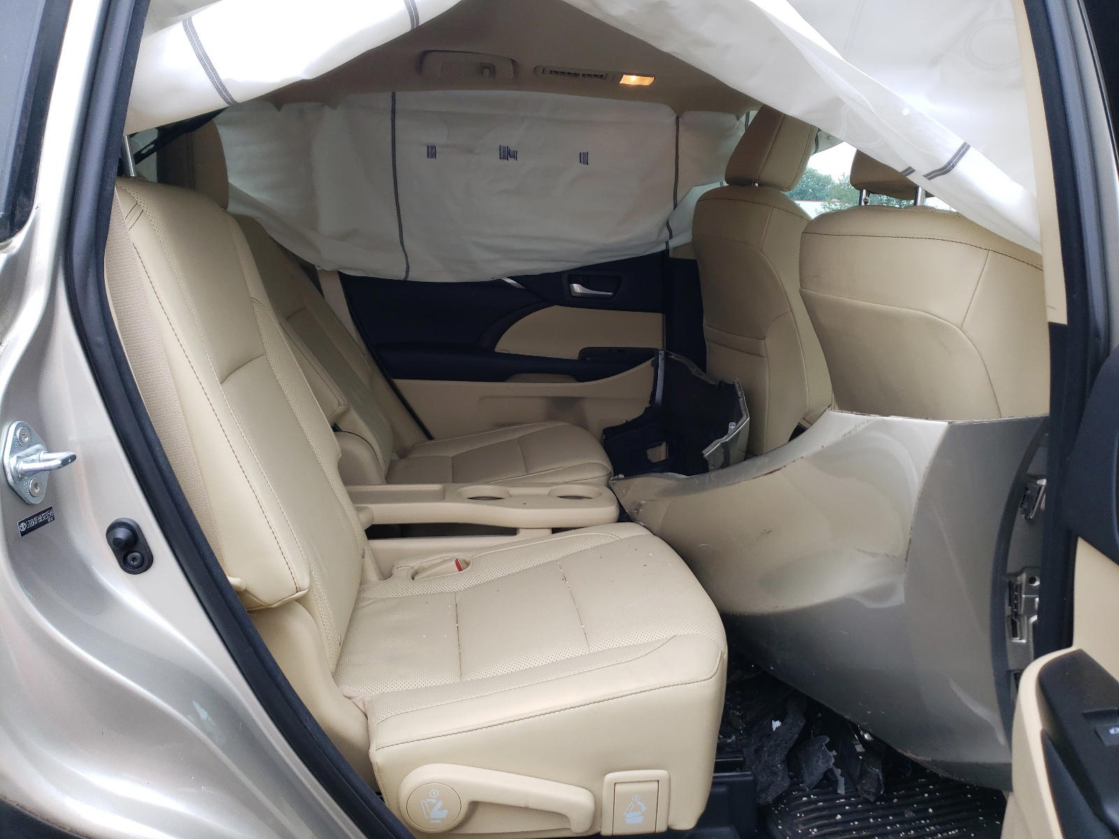Photo 6 from auction – 2014 TOYOTA HIGHLANDER with VIN 5TDDKRFH8ES032549
