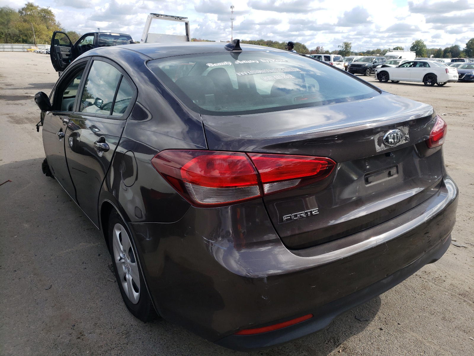 Photo 3 from auction – 2017 KIA FORTE LX with VIN 3KPFK4A72HE137340