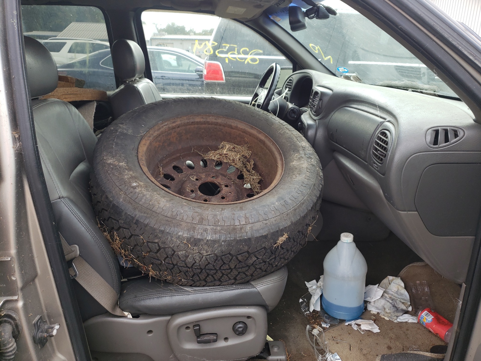 Photo 5 from auction – 2002 CHEVROLET TRAILBLAZE with VIN 1GNDT13S022219325