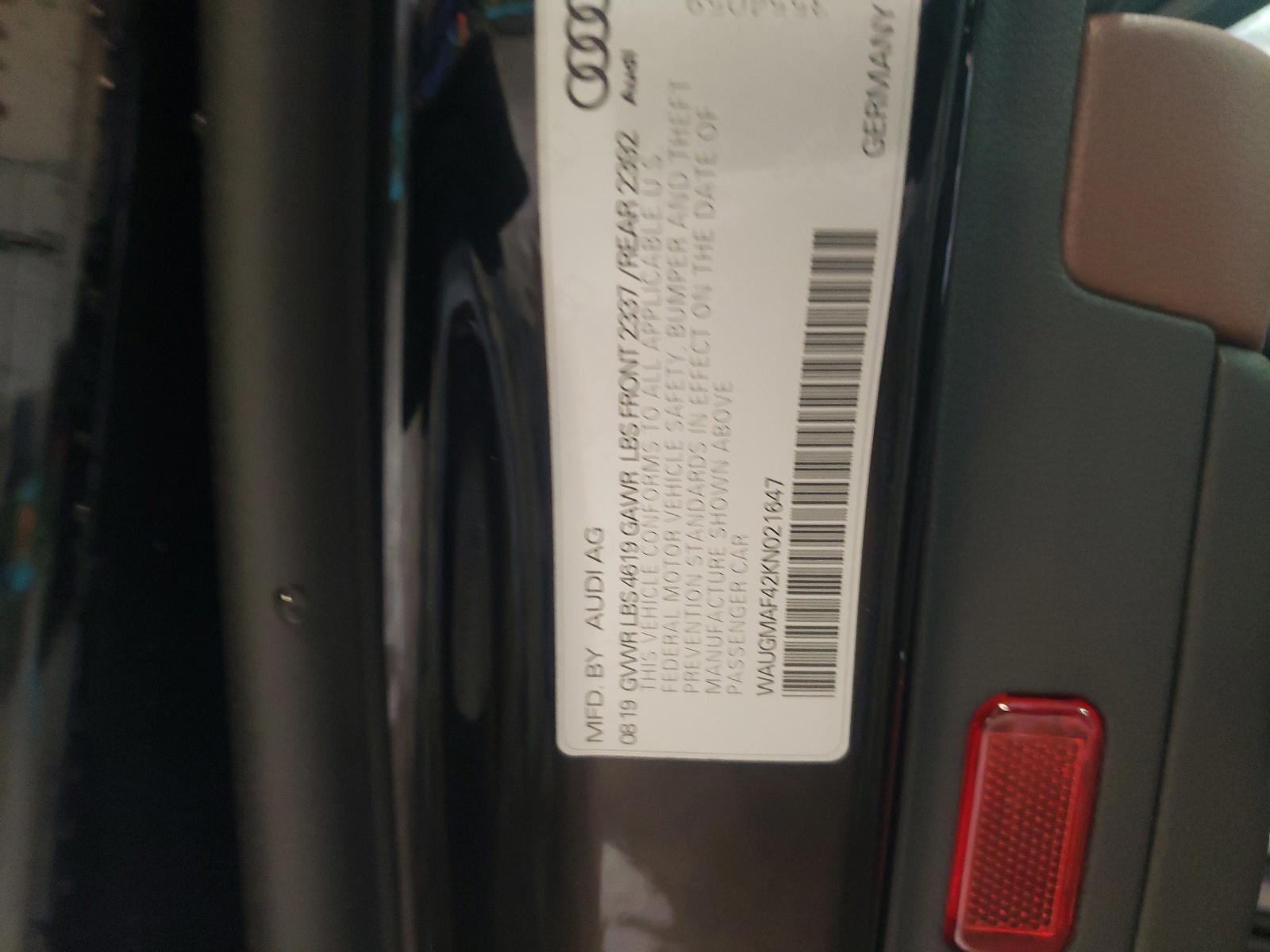 Photo 10 from auction – 2019 AUDI A4 PREMIUM with VIN WAUGMAF42KN021647