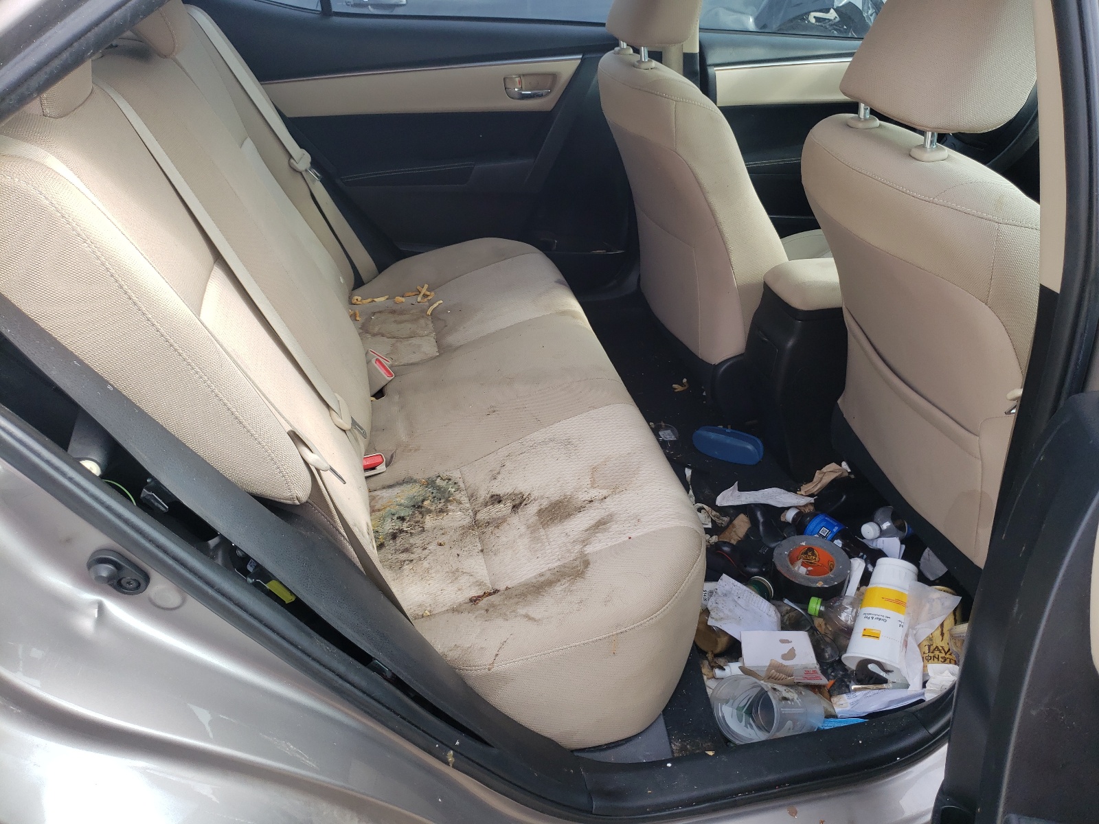 Photo 6 from auction – 2014 TOYOTA COROLLA L with VIN 5YFBURHE8EP104217