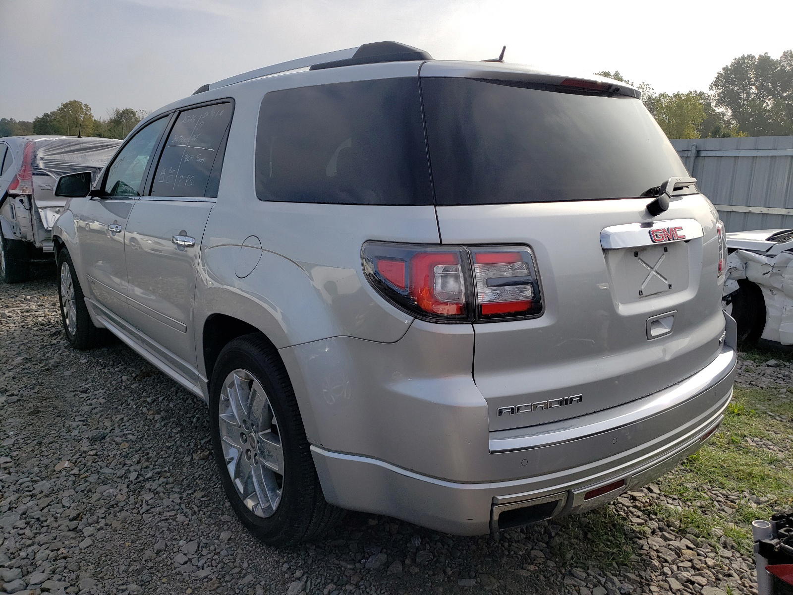 Photo 3 from auction – 2016 GMC ACADIA DEN with VIN 1GKKVTKD4GJ273334