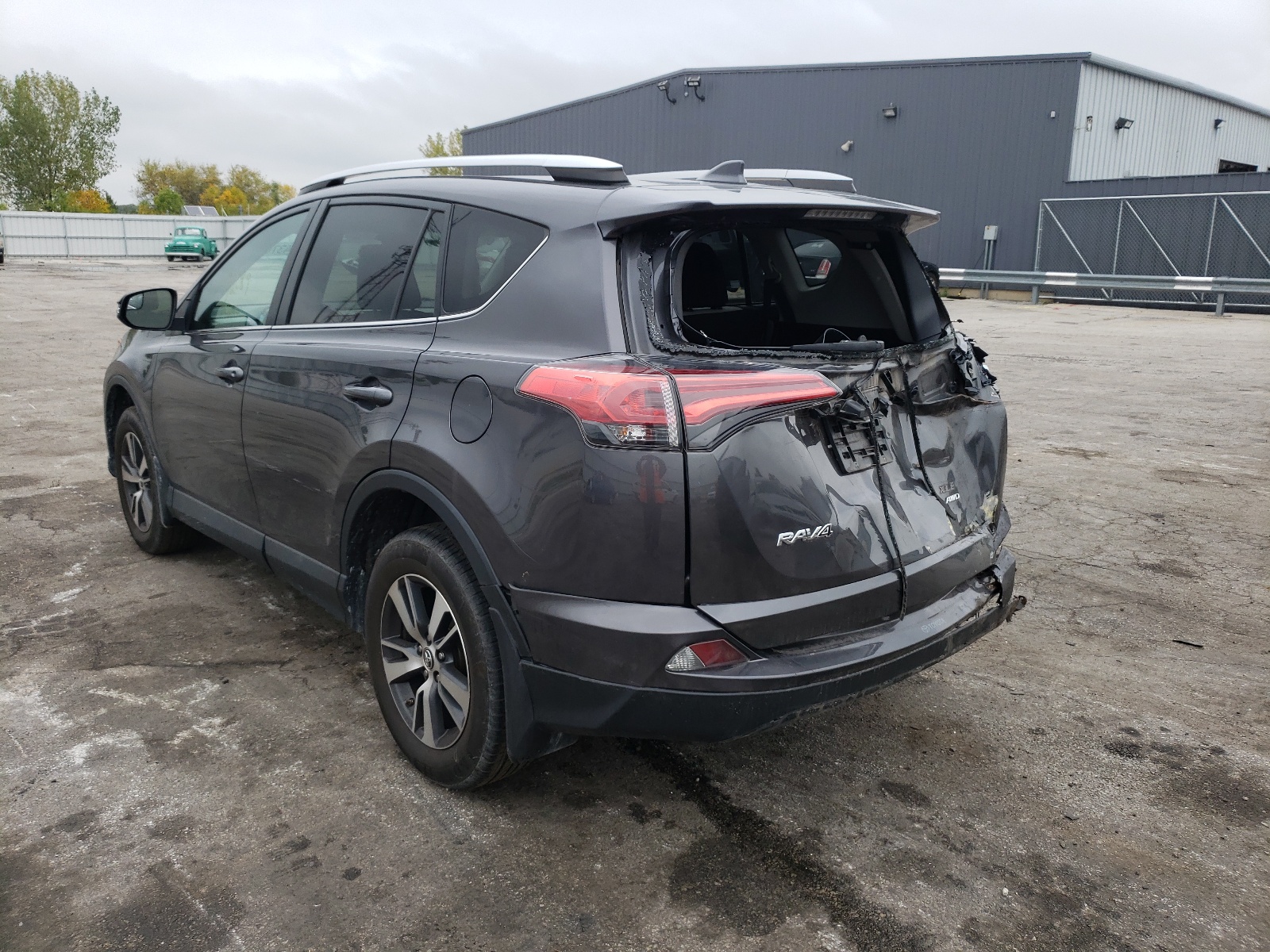 Photo 3 from auction – 2016 TOYOTA RAV4 XLE with VIN 2T3RFREV4GW509335