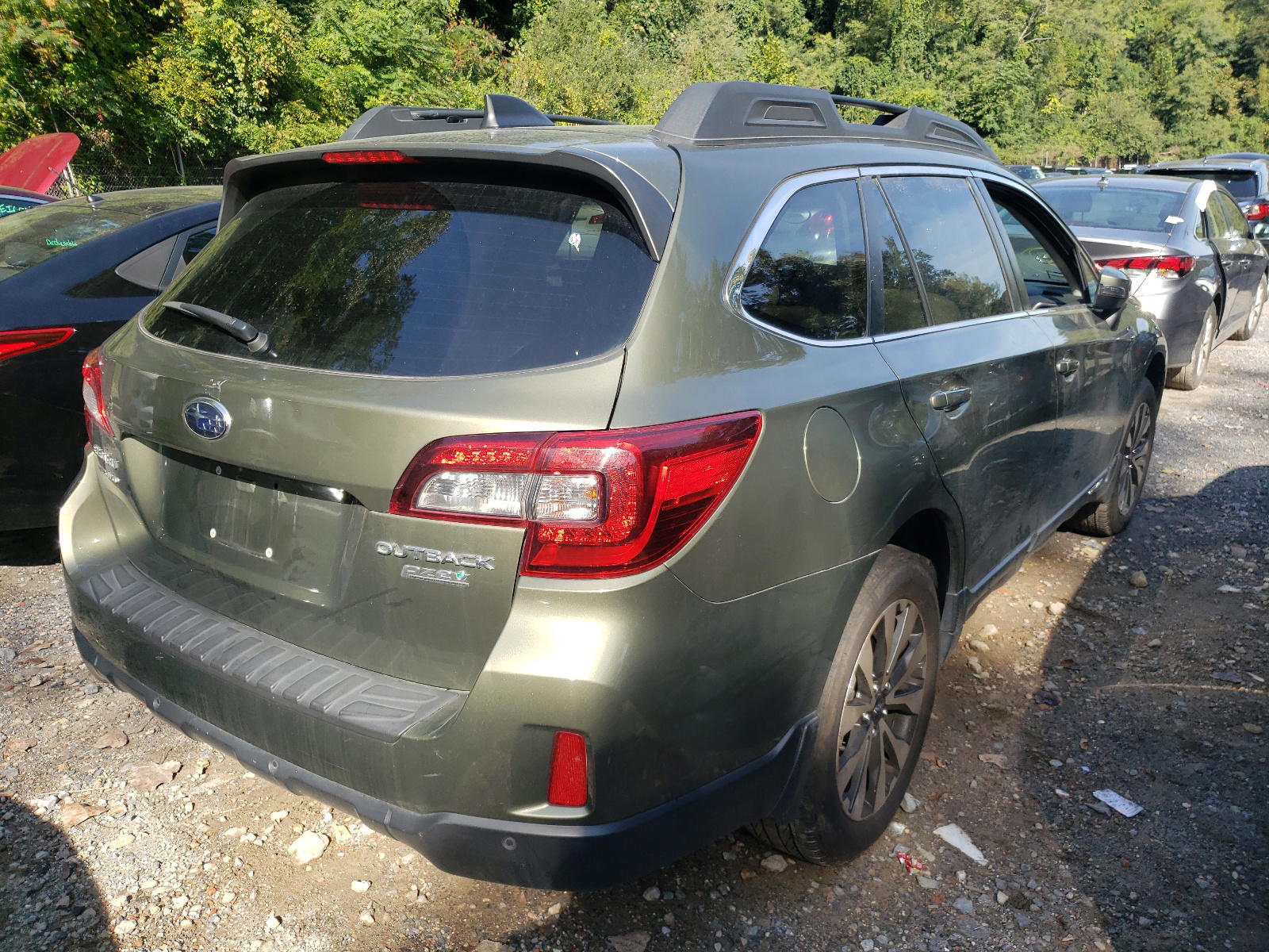 Photo 4 from auction – 2017 SUBARU OUTBACK 2. with VIN 4S4BSANC1H3391497