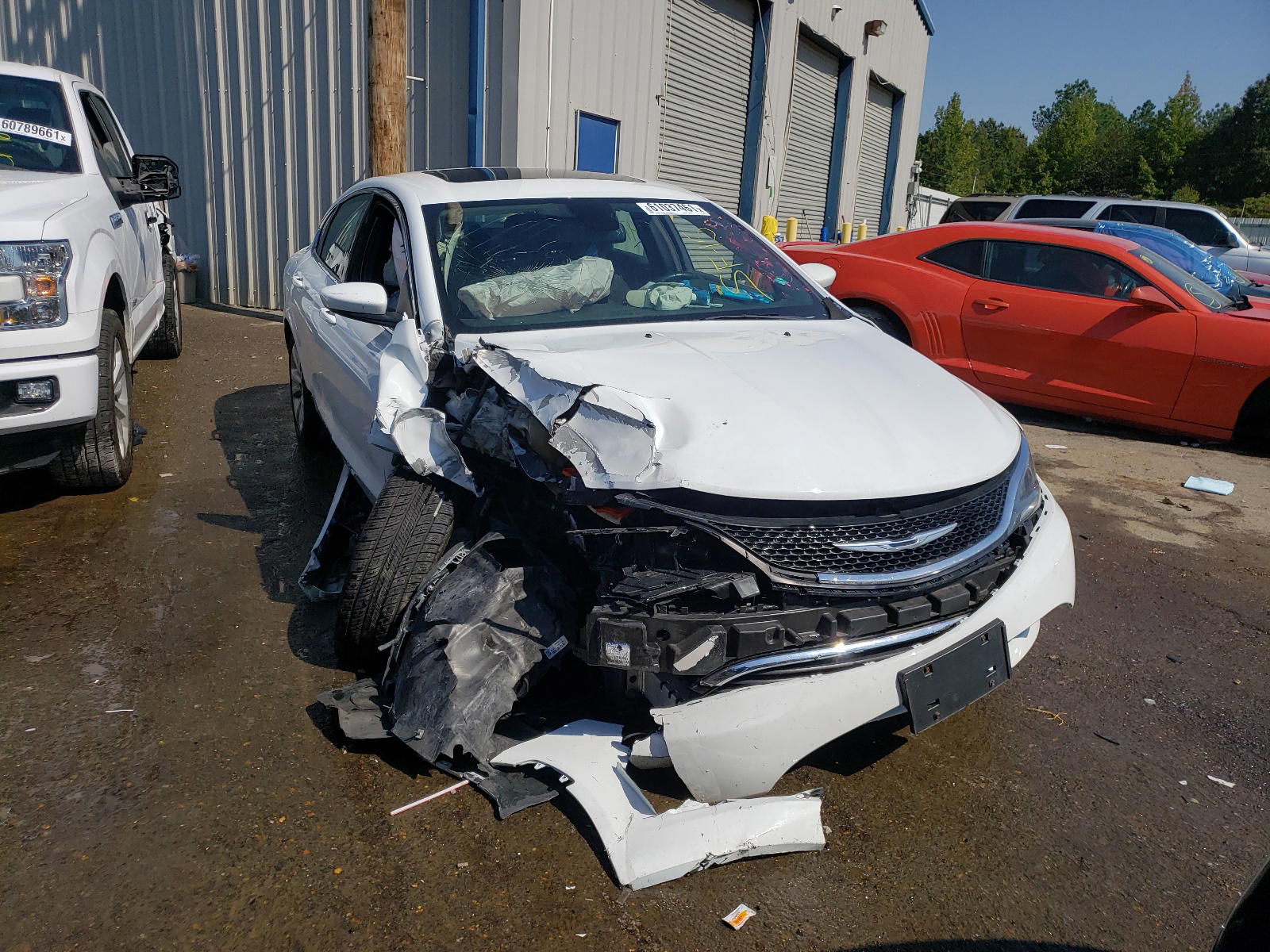 CHRYSLER 200 LIMITE 2015 with VIN 1C3CCCAB4FN741354 - Photo from auction