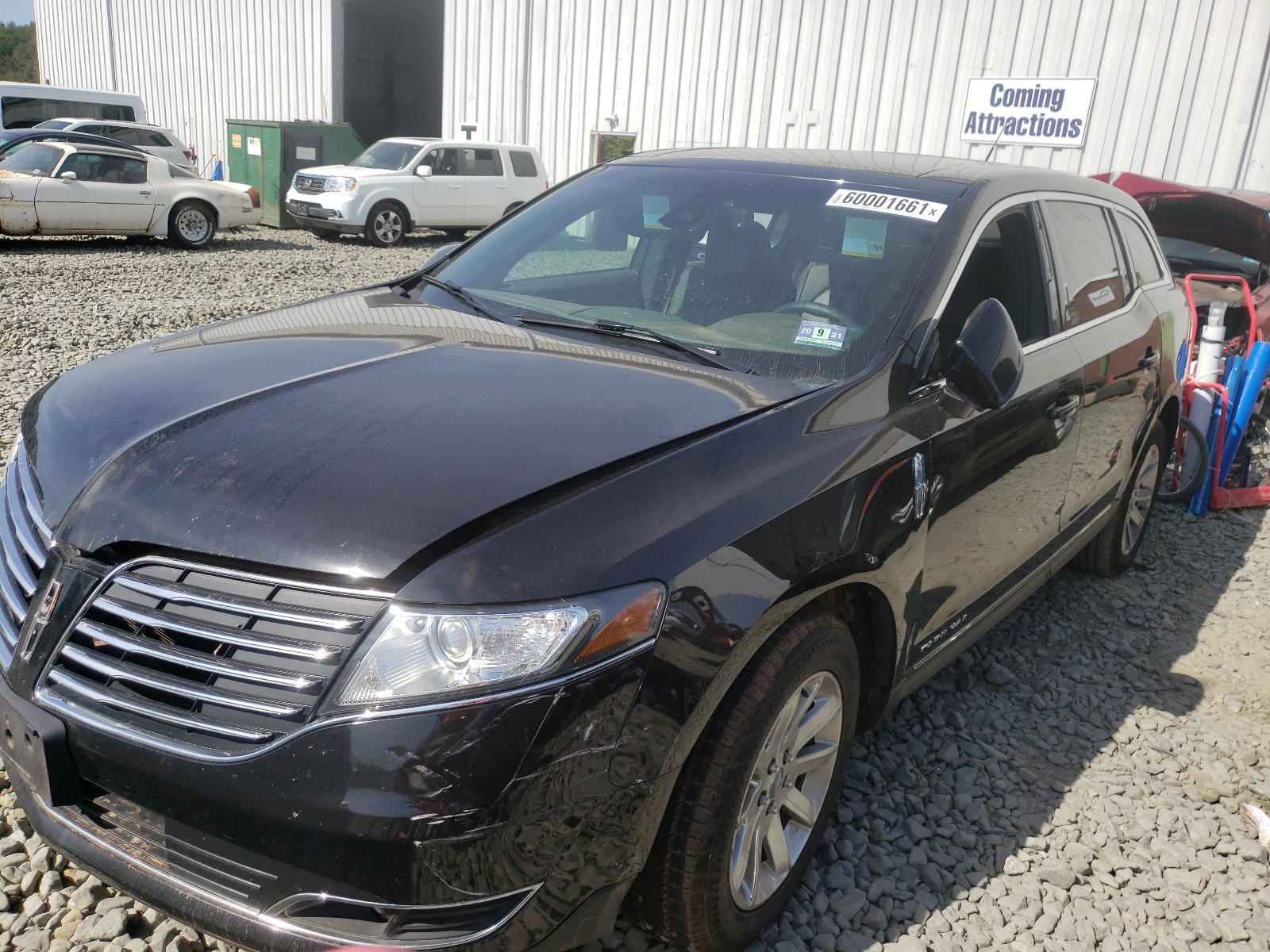 Photo 2 from auction – 2019 LINCOLN MKT with VIN 2LMHJ5NK3KBL03475