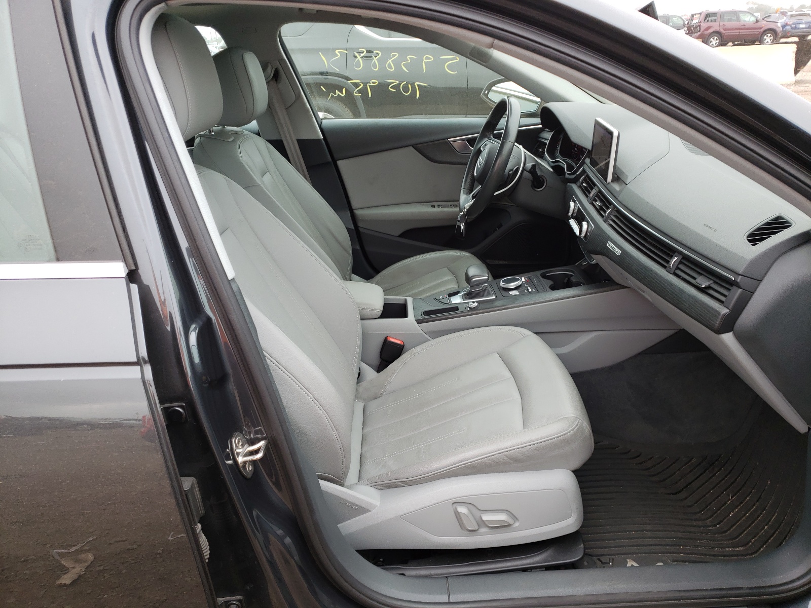 Photo 5 from auction – 2017 AUDI A4 PRESTIG with VIN WAUFNAF45HN028495