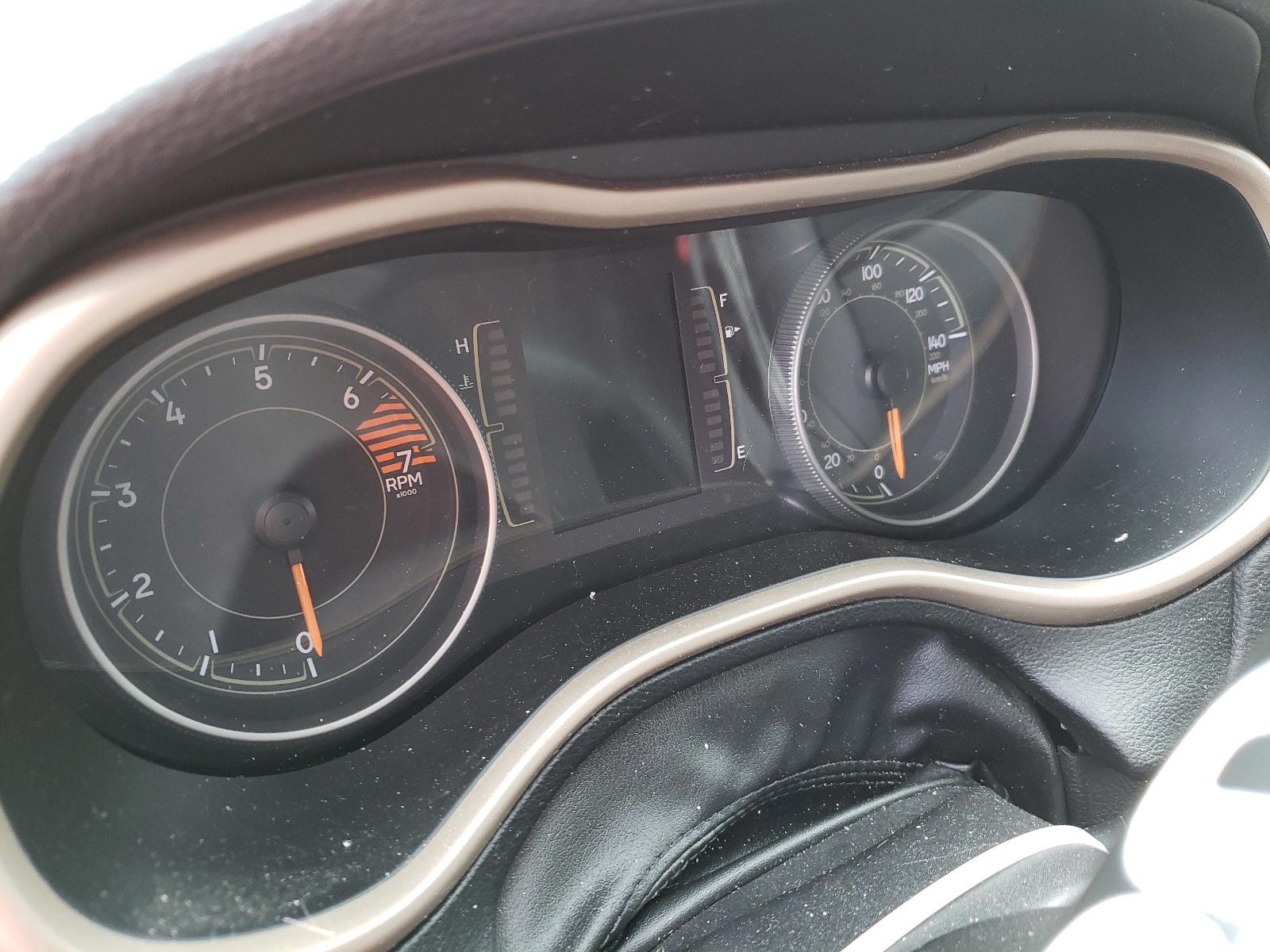 Photo 8 from auction – 2017 JEEP CHEROKEE with VIN 1C4PJLCB4HW560140