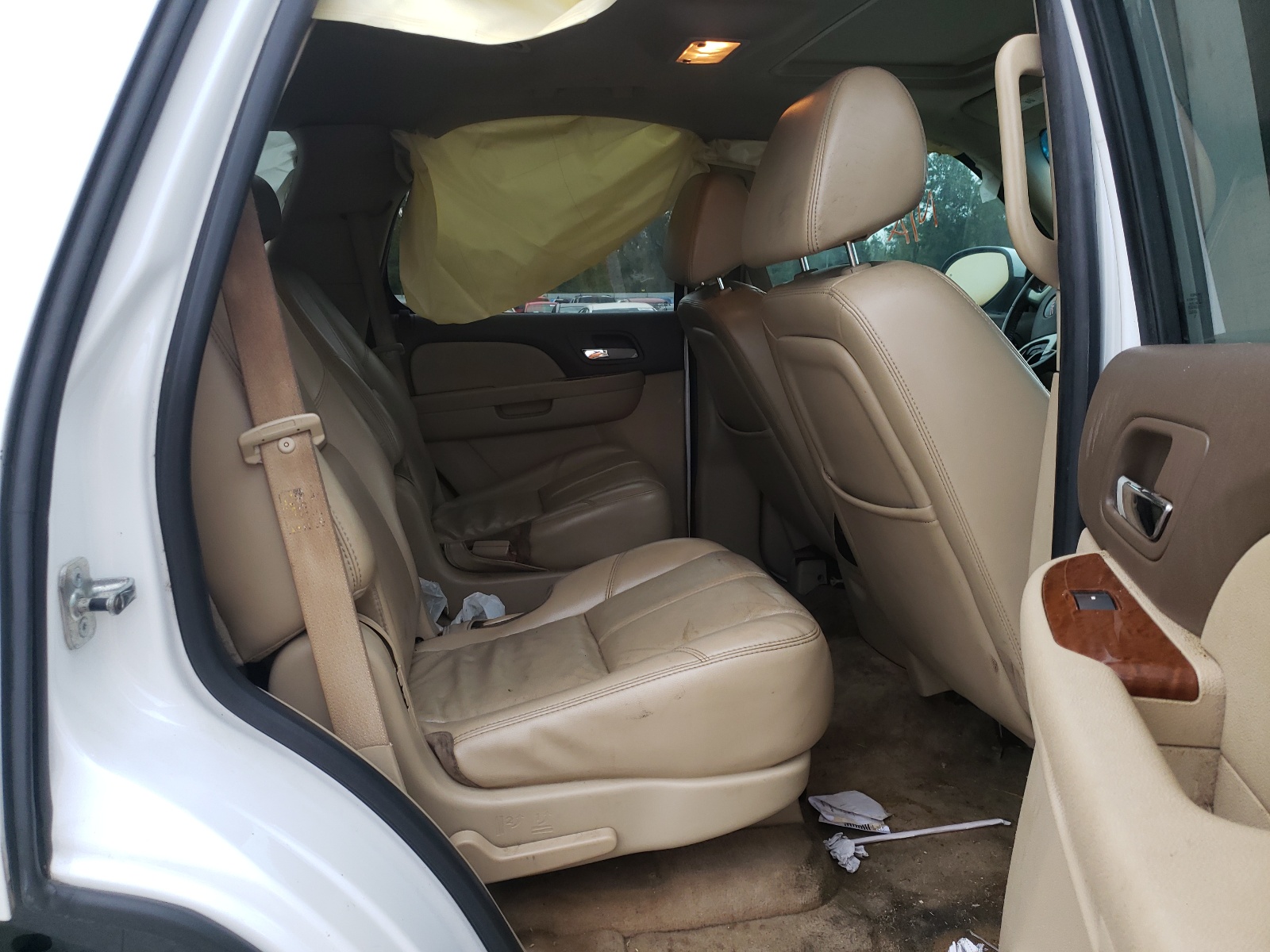 Photo 6 from auction – 2007 GMC YUKON with VIN 1GKFC13027R226747