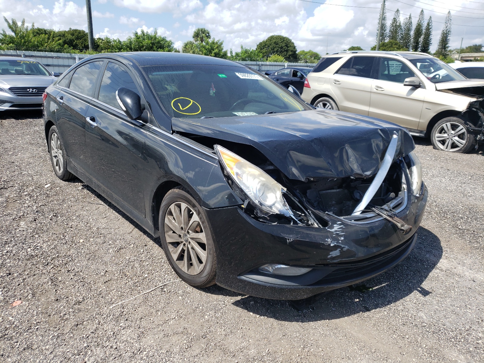 HYUNDAI SONATA SE 2014 with VIN 5NPEC4AC4EH821657 - Photo from auction