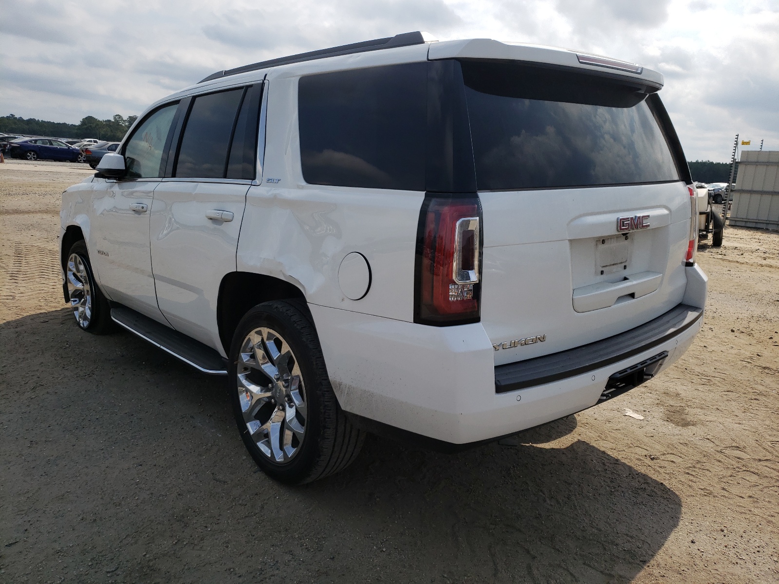 Photo 3 from auction – 2017 GMC YUKON SLT with VIN 1GKS2BKC6HR384352