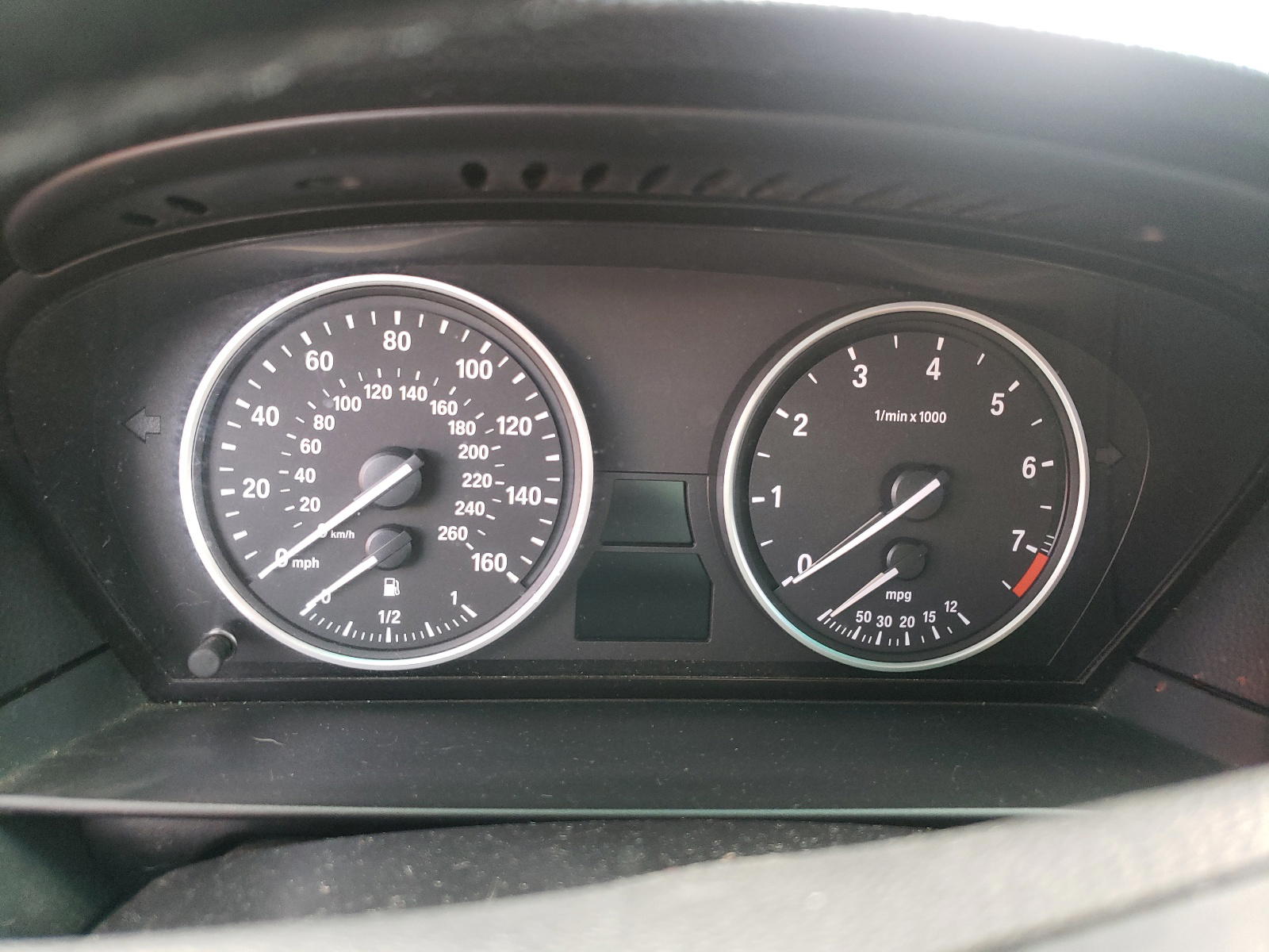 Photo 8 from auction – 2010 BMW 528 XI with VIN WBANV1C59AC157429