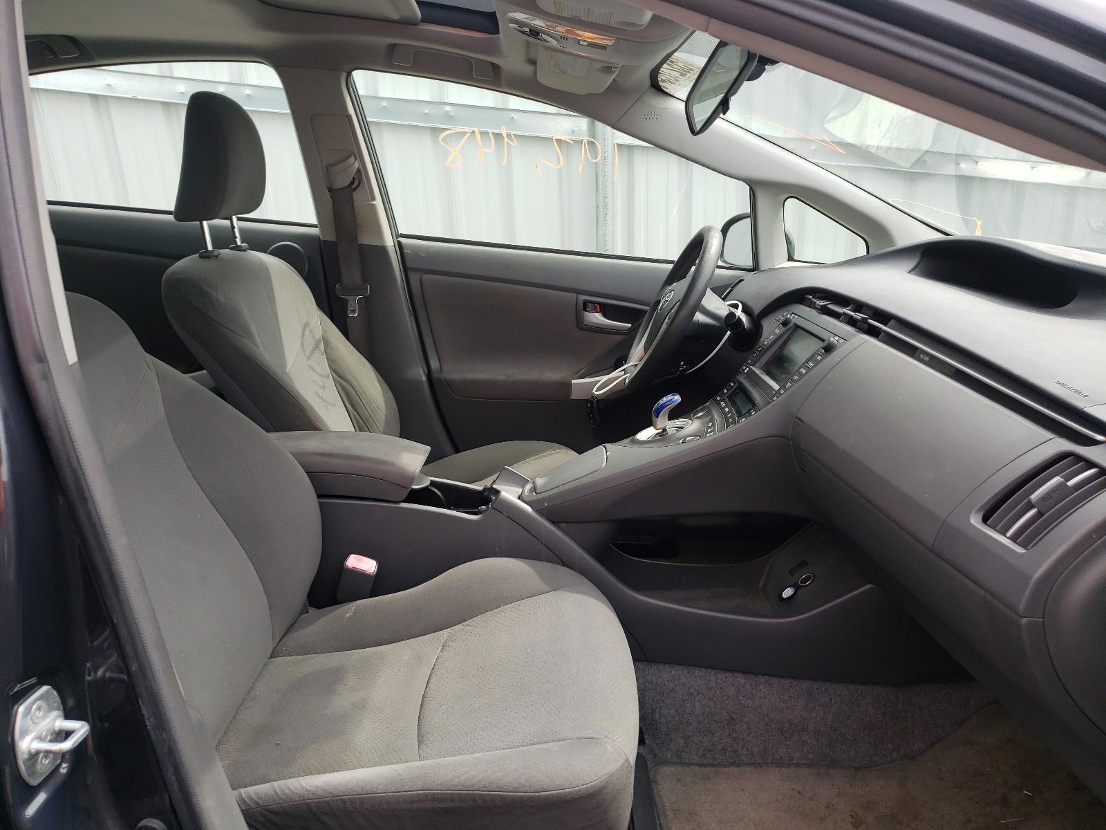 Photo 5 from auction – 2011 TOYOTA PRIUS with VIN JTDKN3DU6B5337562
