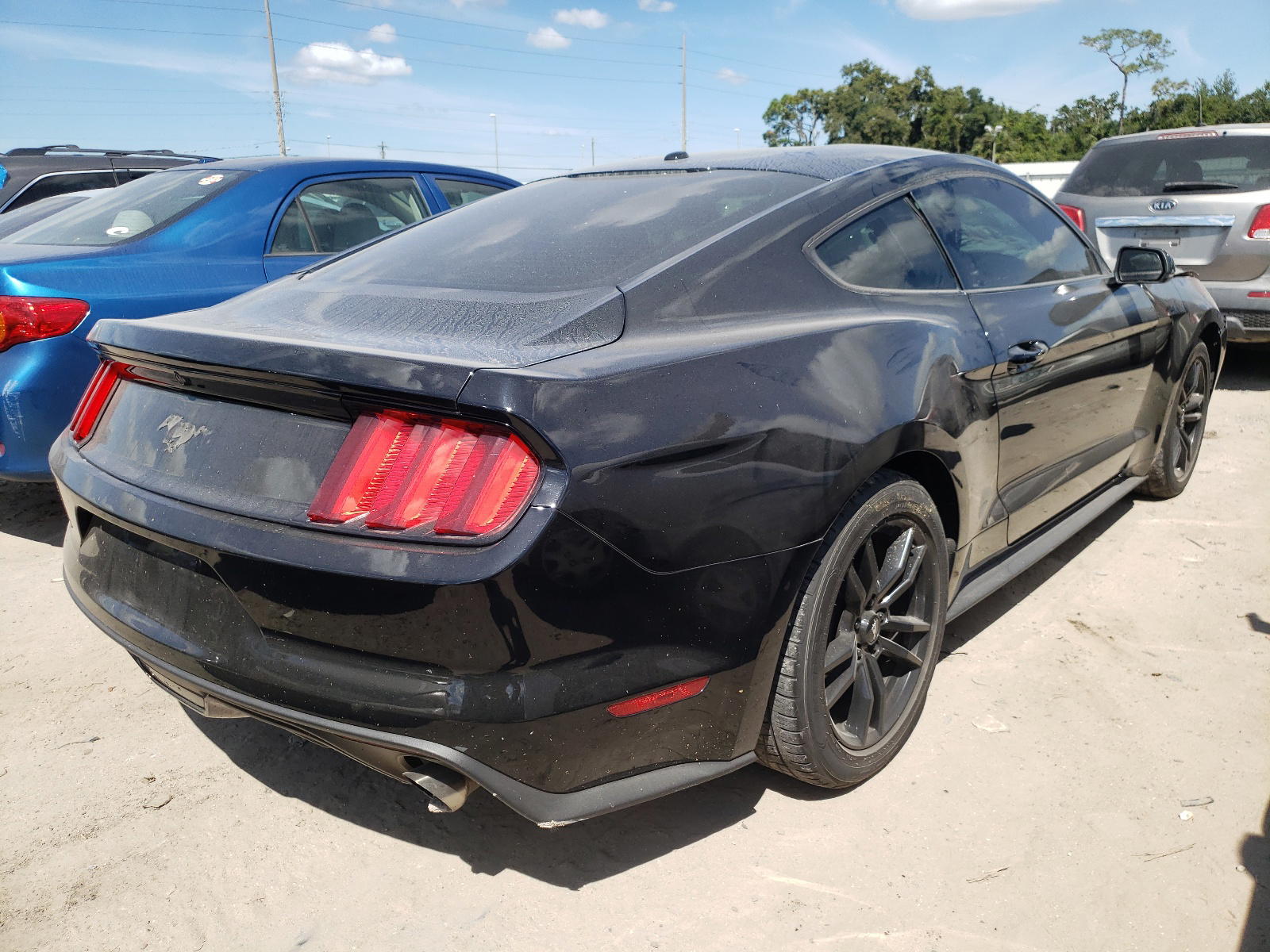 Photo 4 from auction – 2017 FORD MUSTANG with VIN 1FA6P8TH8H5249138