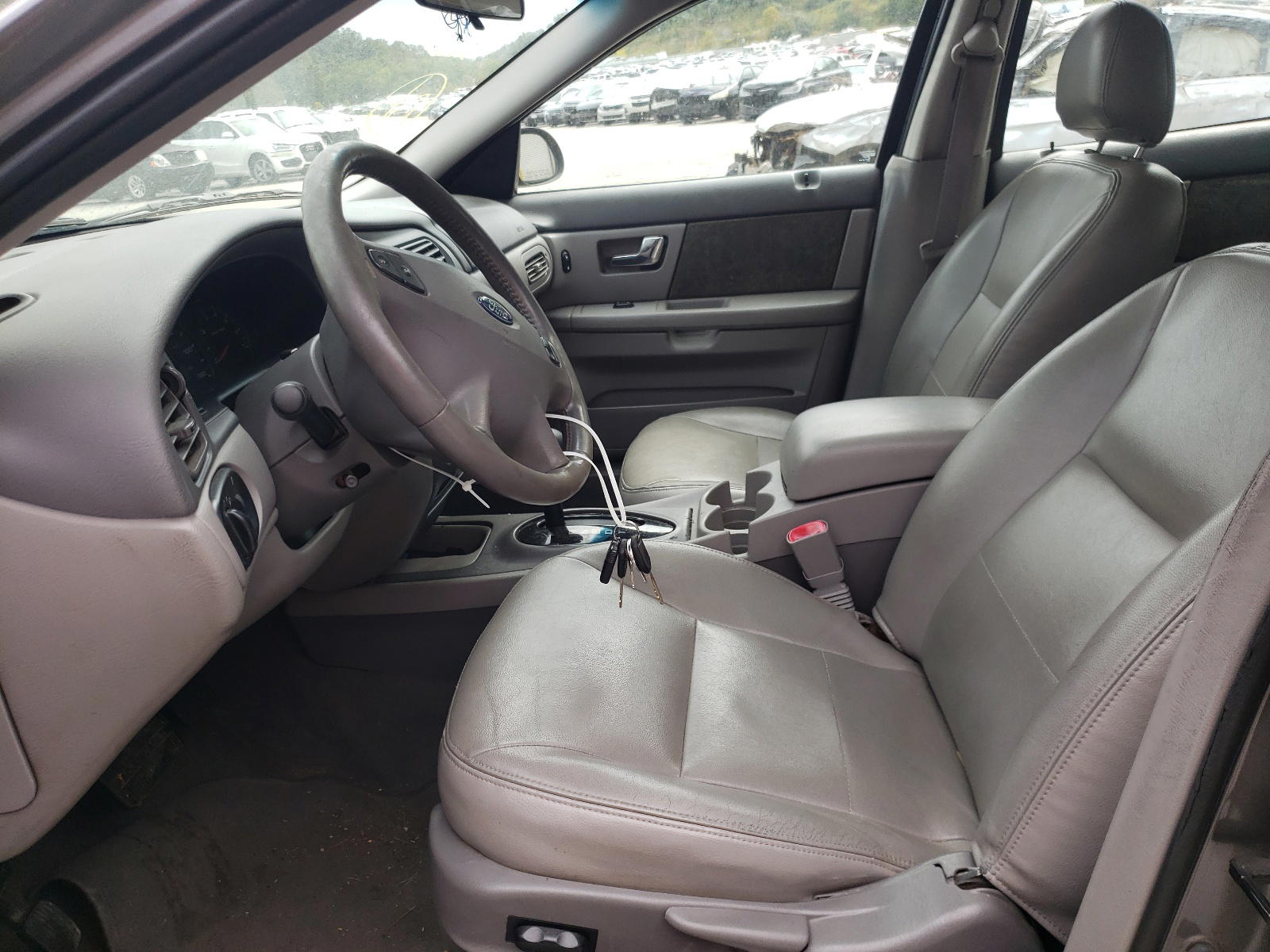 Photo 5 from auction – 2003 FORD TAURUS with VIN 1FAFP55SX3A125430