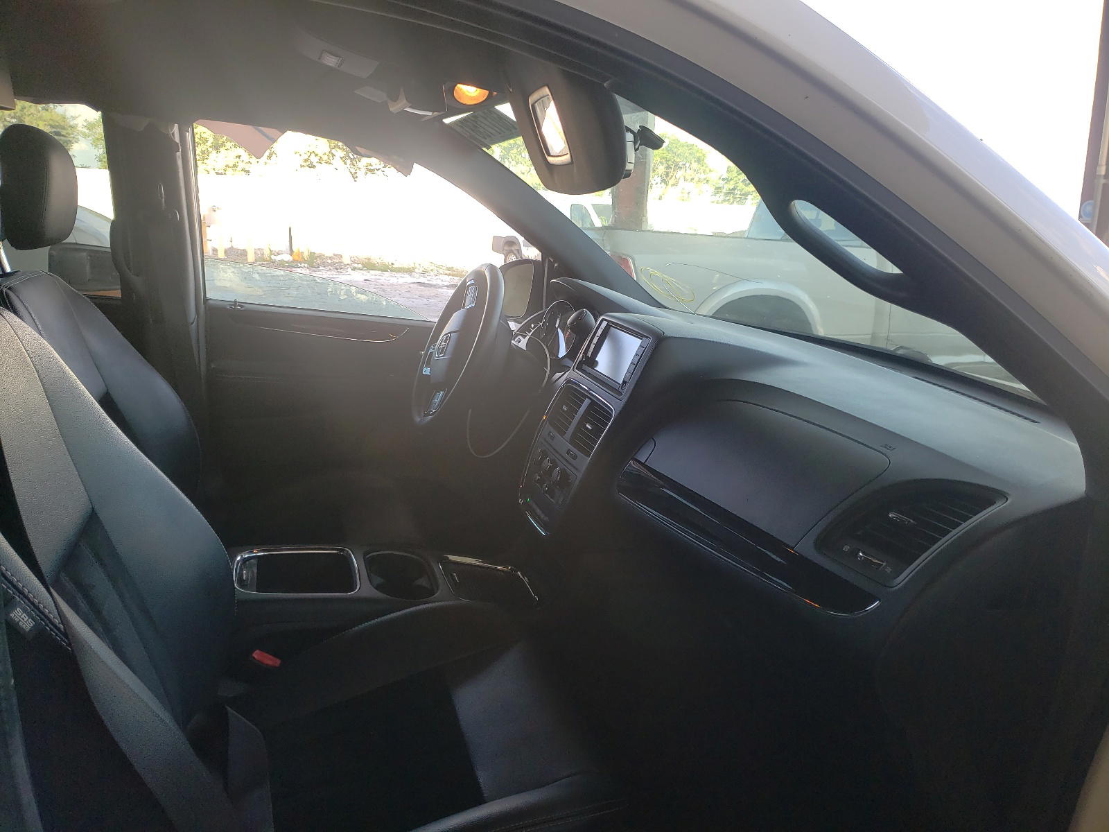 Photo 5 from auction – 2016 DODGE GRAND CARA with VIN 2C4RDGCG8GR116589