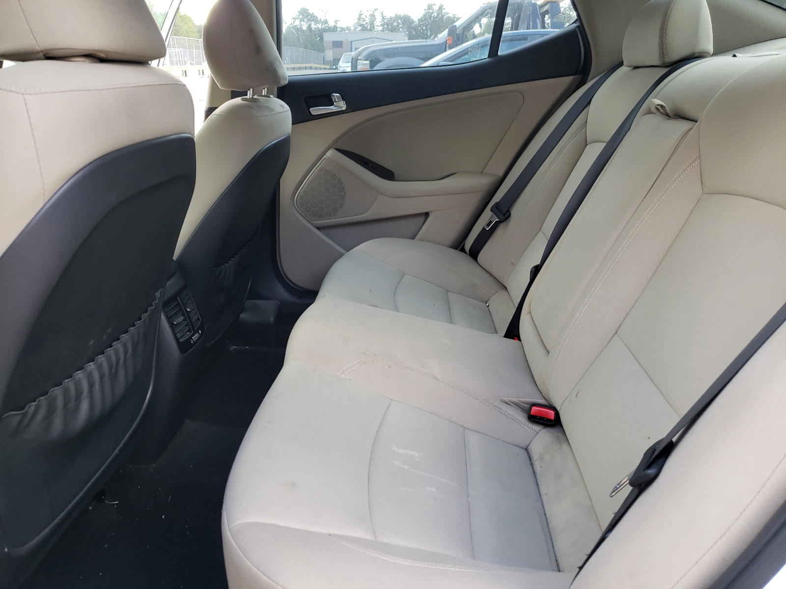 Photo 6 from auction – 2015 KIA OPTIMA HYB with VIN KNAGM4AD4F5077457