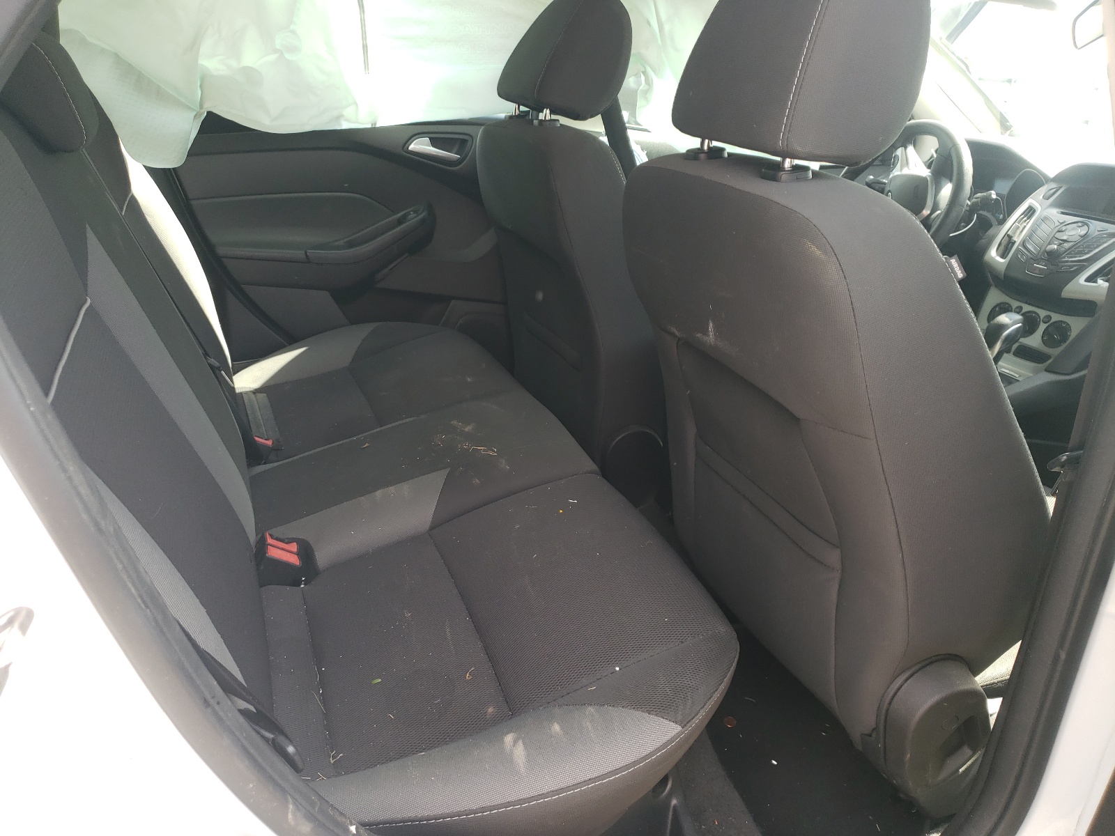 صورة رقم 6 من المزاد - 2014 FORD FOCUS SE مع VIN 1FADP3K23EL225439
