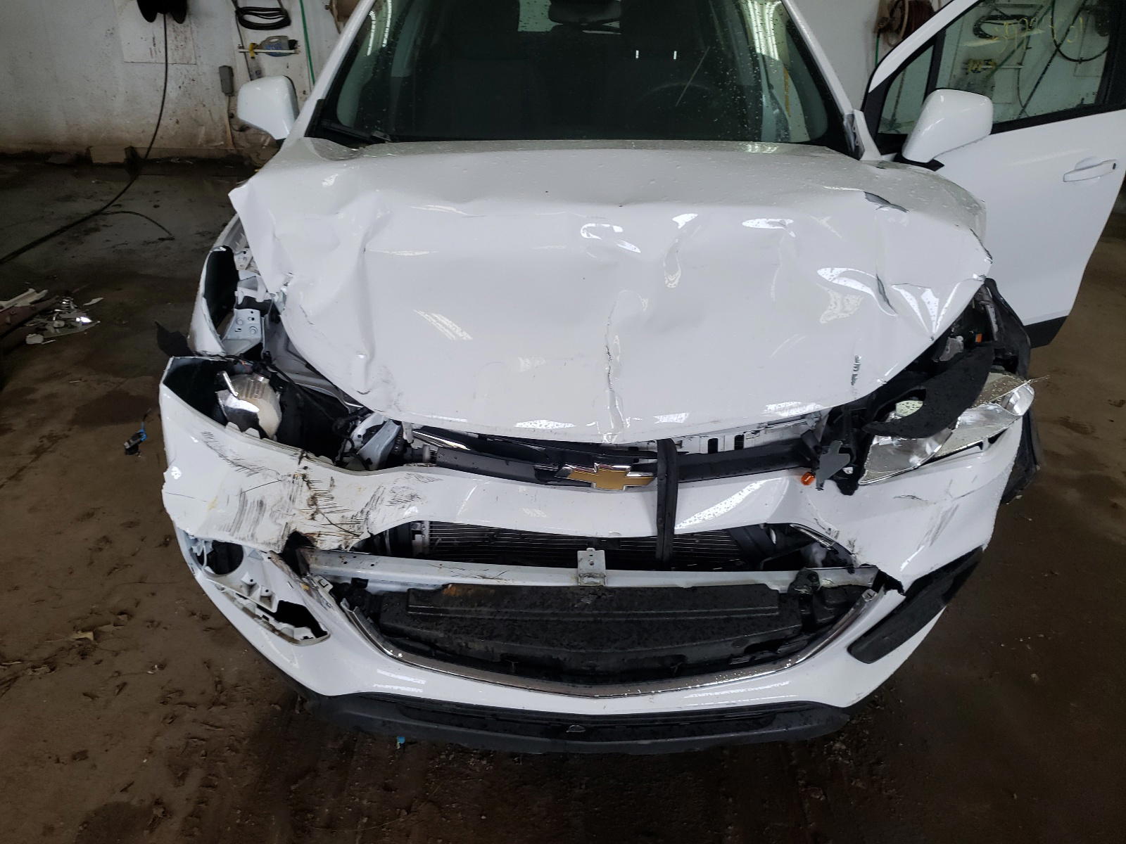 Photo 7 from auction – 2019 CHEVROLET TRAX LS with VIN 3GNCJNSB2KL358221