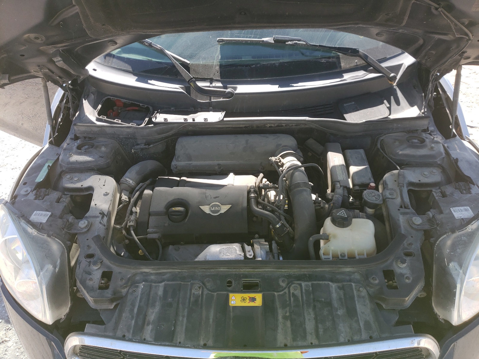 صورة رقم 7 من المزاد - 2011 MINI COOPER S C مع VIN WMWZC5C51BWL53119
