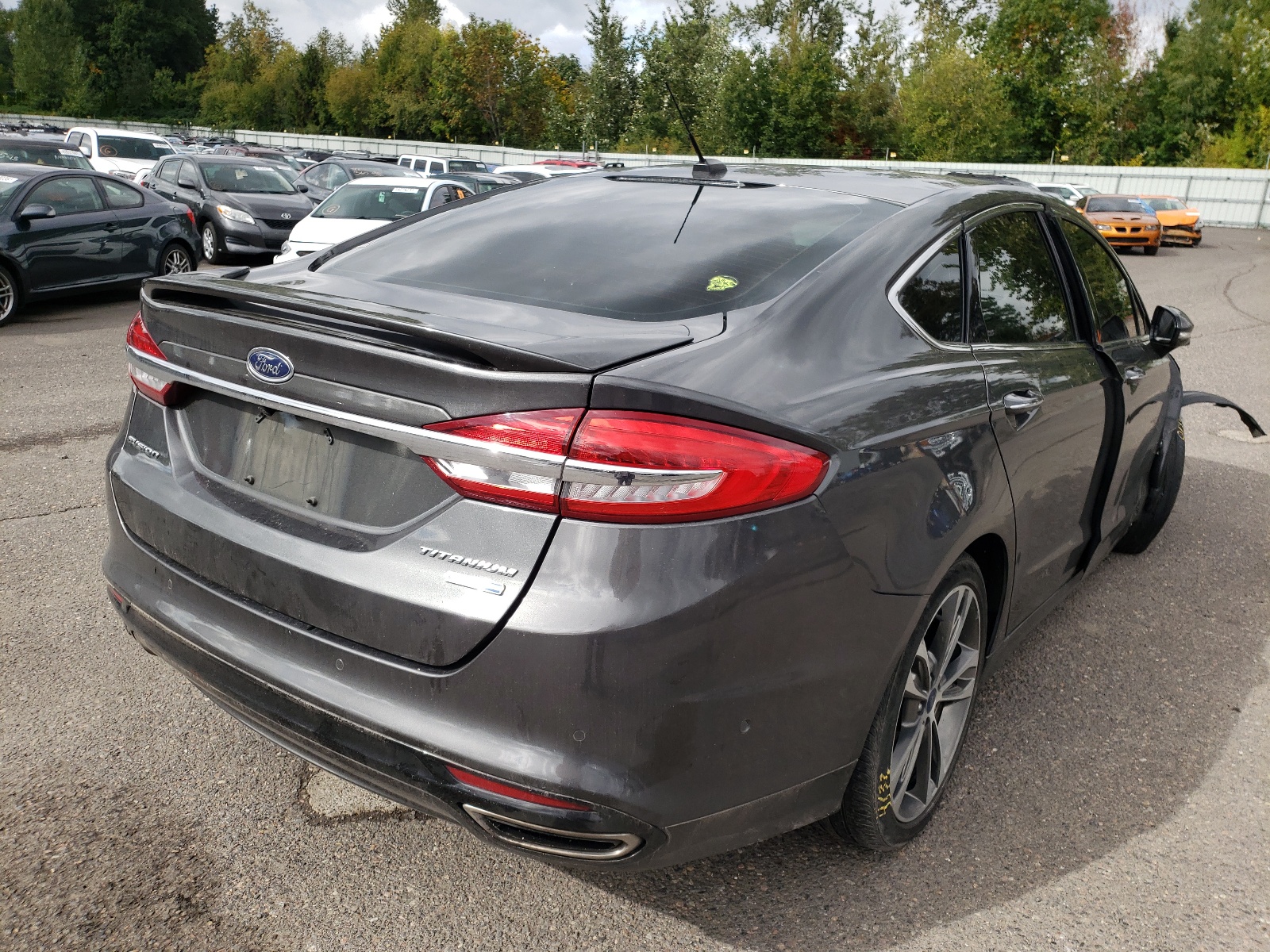 Photo 4 from auction – 2017 FORD FUSION TIT with VIN 3FA6P0D98HR120788
