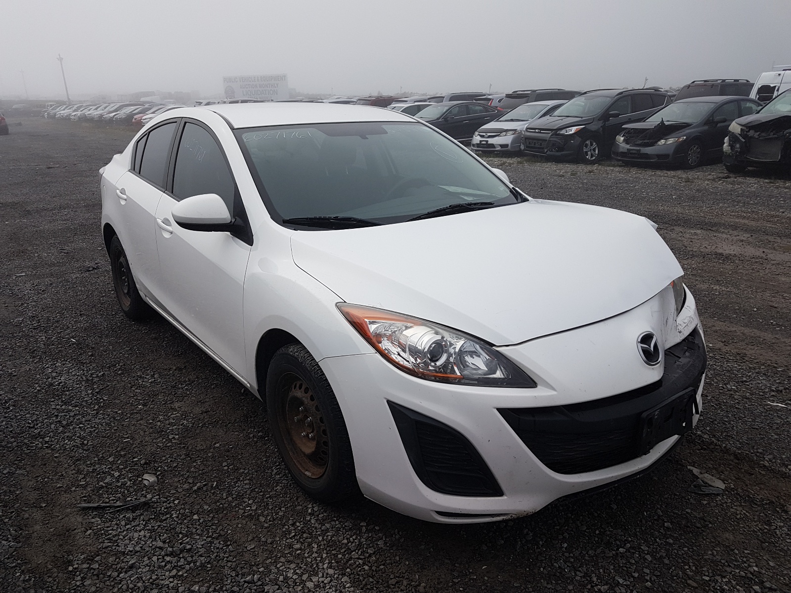 MAZDA 3 I 2011 مع رقم تعريف المركبة JM1BL1UF9B1468486 - صورة من المزاد
