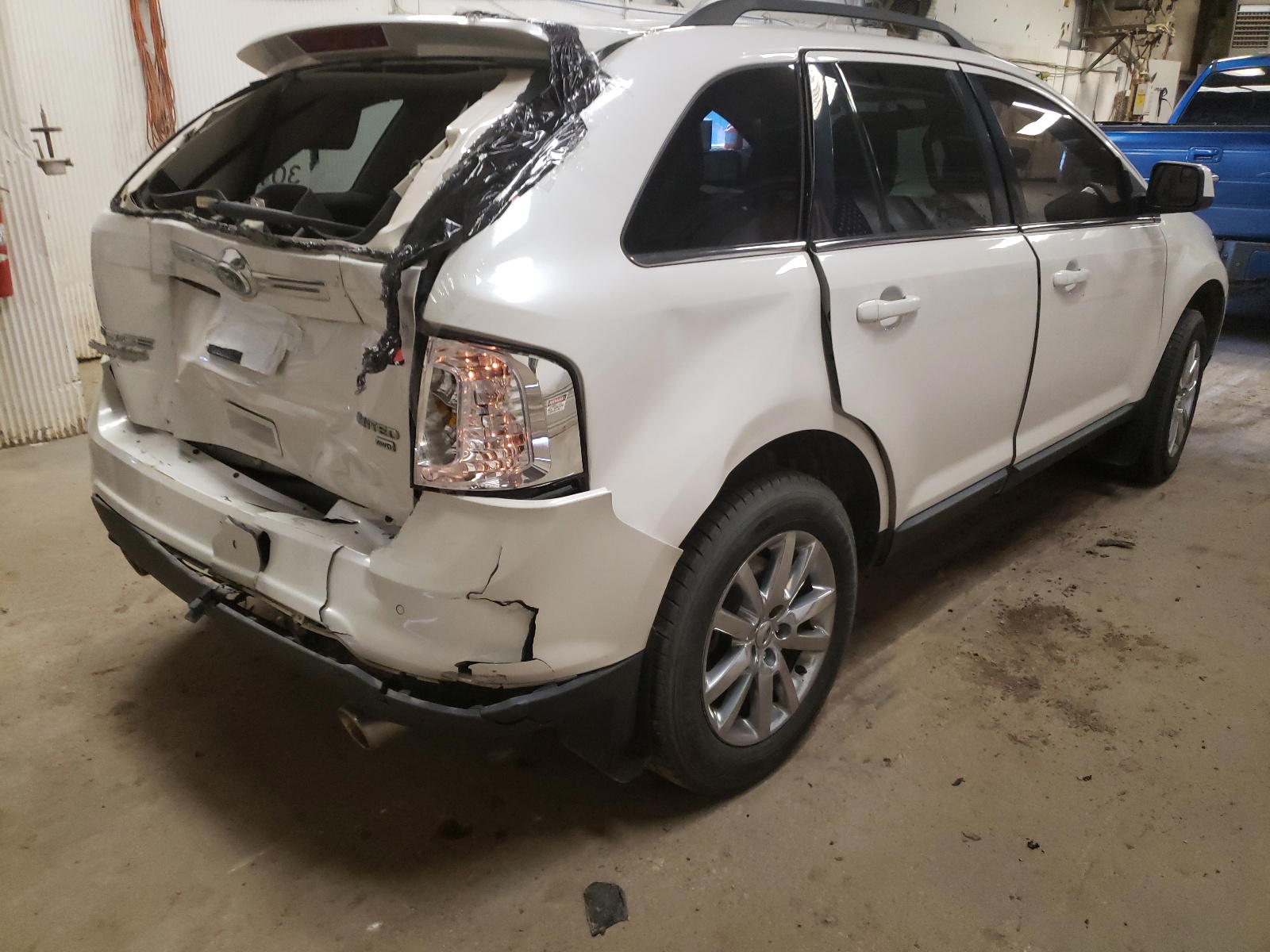 Photo 4 from auction – 2011 FORD EDGE LIMIT with VIN 2FMDK4KC4BBA16550