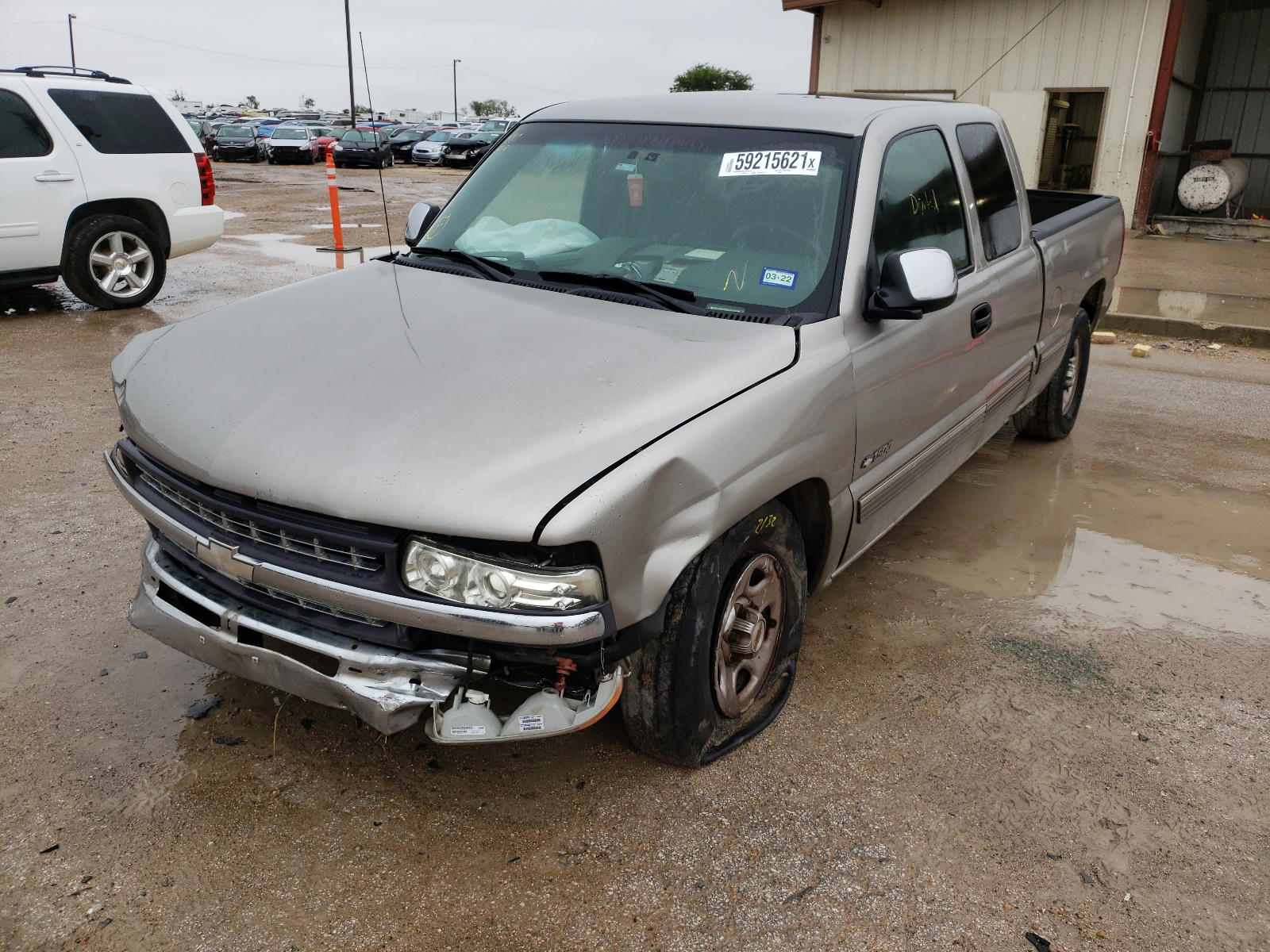 Photo 2 from auction – 2001 CHEVROLET SILVERADO with VIN 2GCEC19V611128699