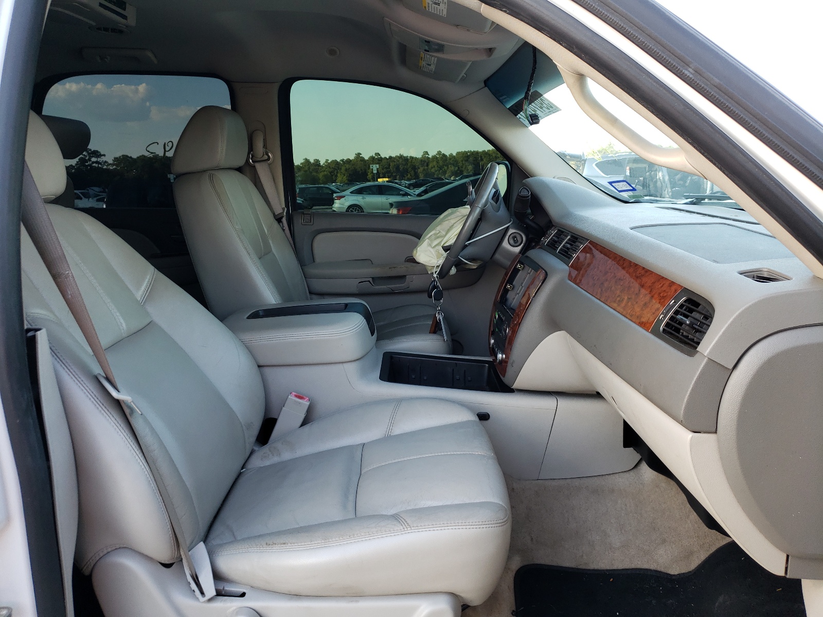 Photo 5 from auction – 2007 CHEVROLET TAHOE C150 with VIN 1GNFC13047R330871