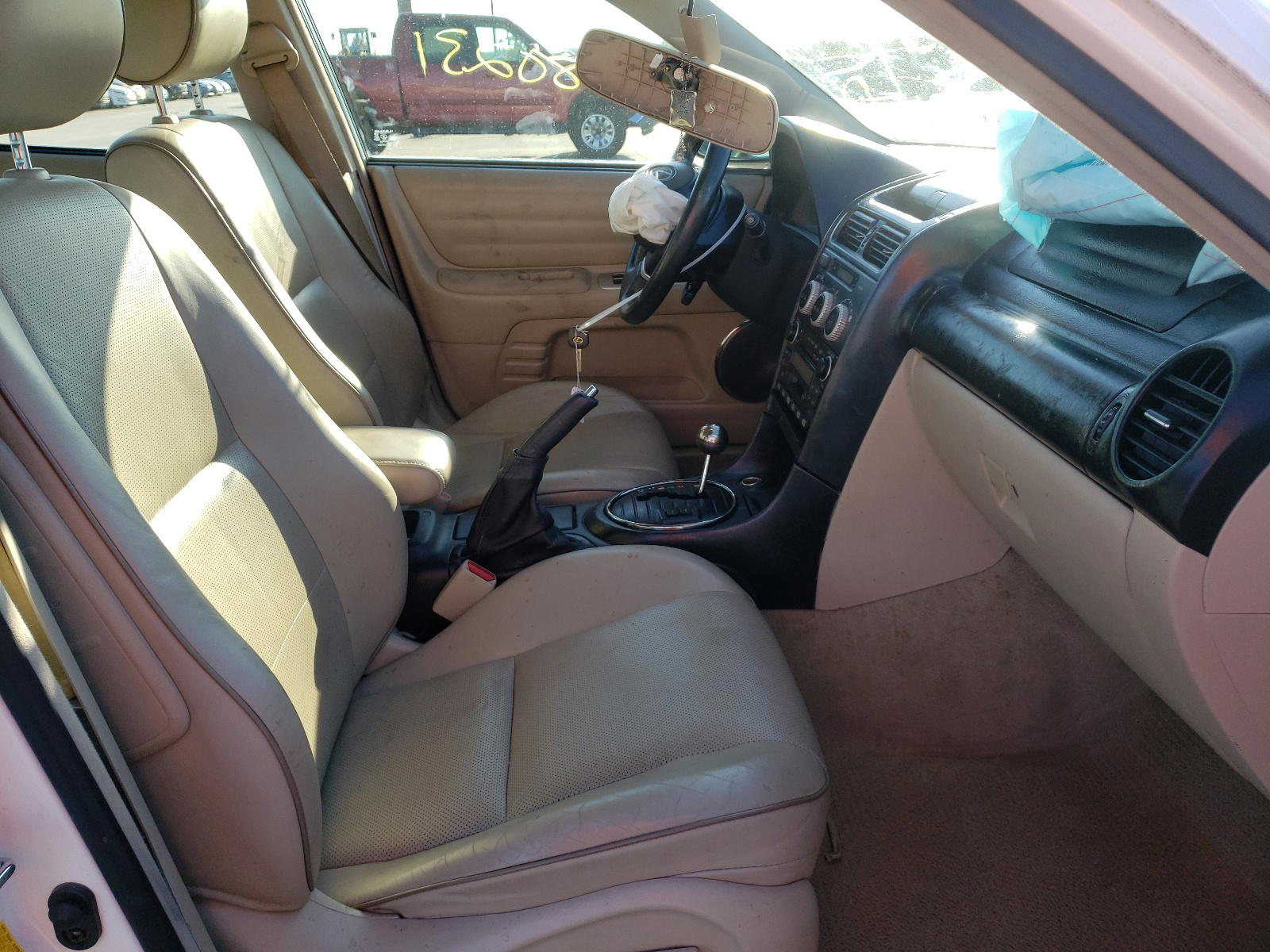 Photo 5 from auction – 2004 LEXUS IS 300 with VIN JTHBD192040085465