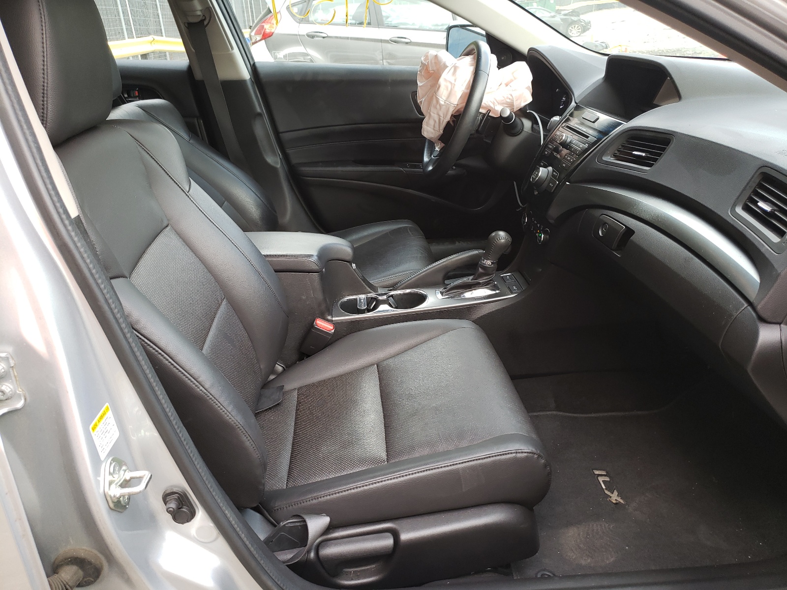 Photo 5 from auction – 2013 ACURA ILX 20 PRE with VIN 19VDE1F50DE008164
