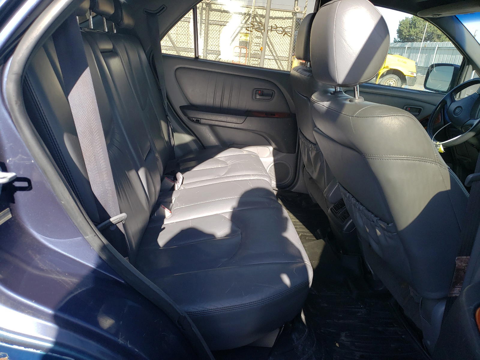 Photo 6 from auction – 2000 LEXUS RX 300 with VIN JT6HF10U0Y0159498