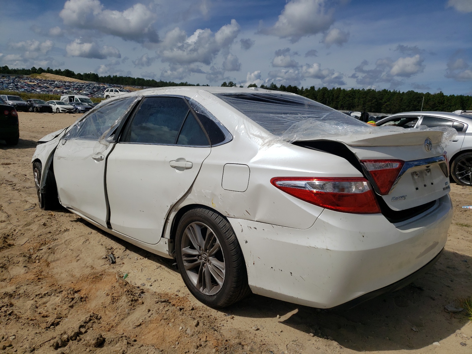 Photo 3 from auction – 2015 TOYOTA CAMRY LE with VIN 4T1BF1FK7FU907444