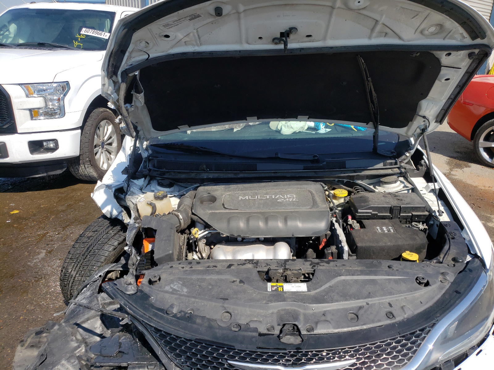 Photo 7 from auction – 2015 CHRYSLER 200 LIMITE with VIN 1C3CCCAB4FN741354