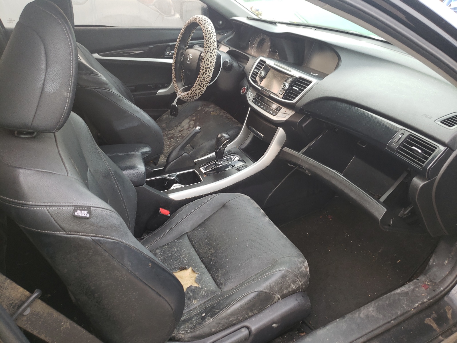 Photo 5 from auction – 2015 HONDA ACCORD EXL with VIN 1HGCT2B82FA001304