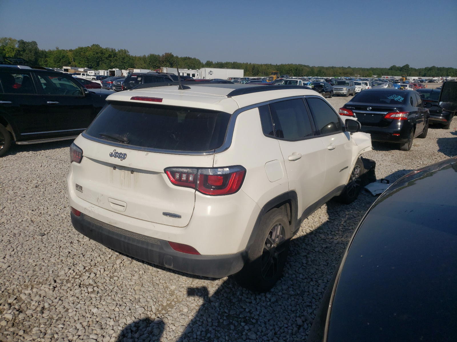 Photo 4 from auction – 2019 JEEP COMPASS LA with VIN 3C4NJCBB1KT769485