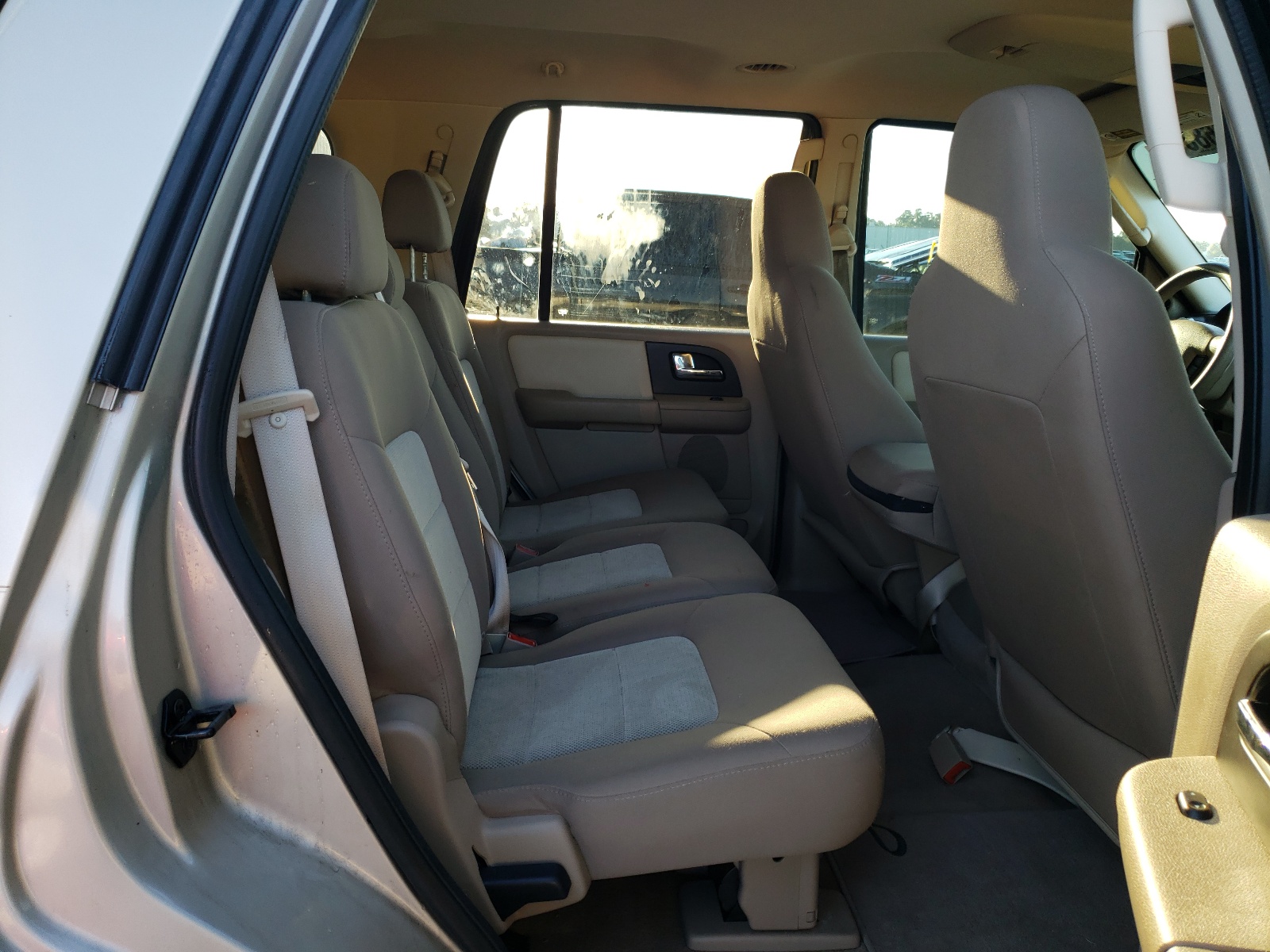 صورة رقم 6 من المزاد - 2005 FORD EXPEDITION مع VIN 1FMPU15595LA05714