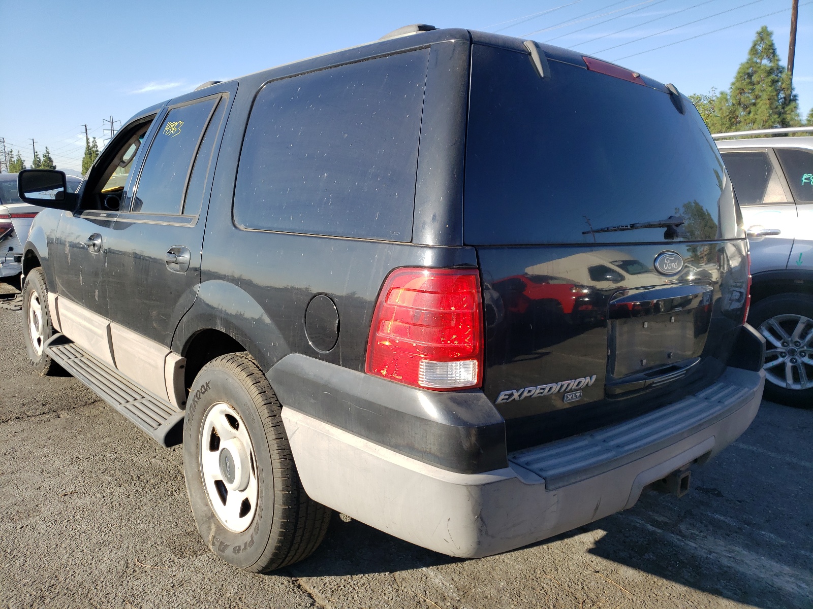 Photo 3 from auction – 2003 FORD EXPEDITION with VIN 1FMRU15W63LB18566