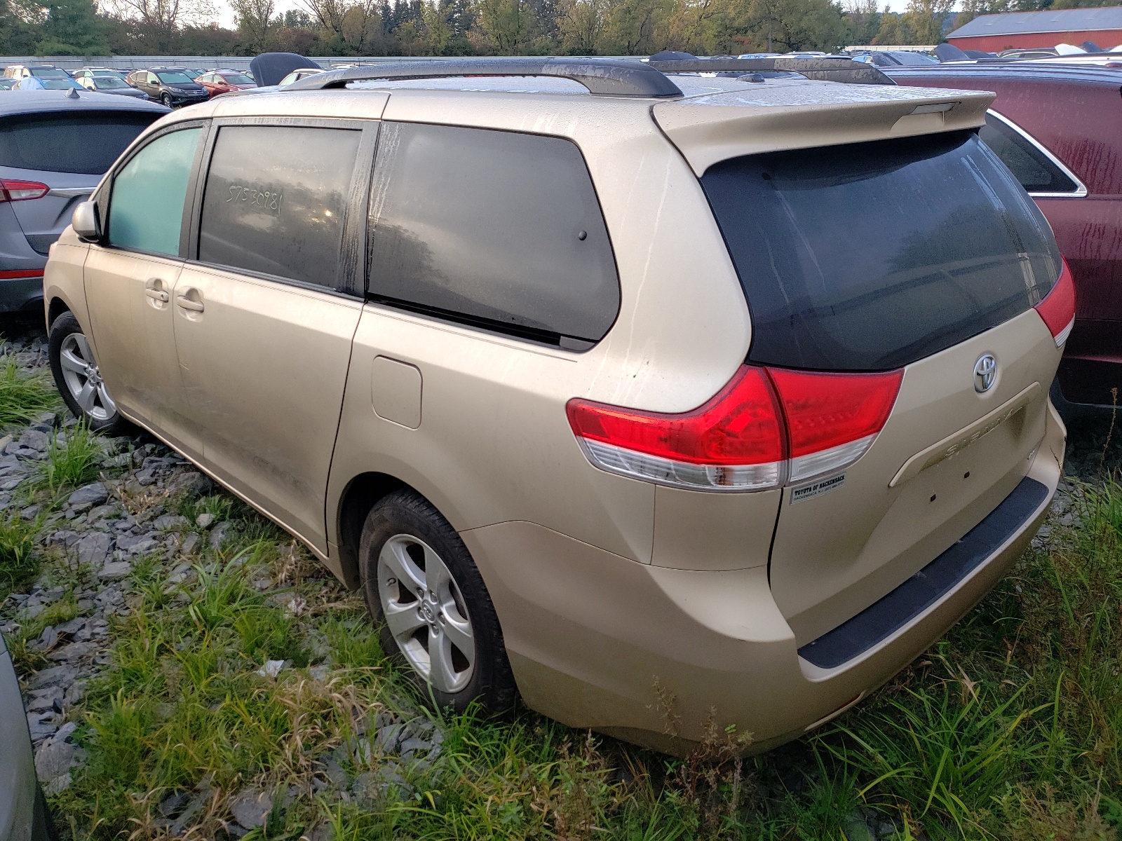Photo 3 from auction – 2014 TOYOTA SIENNA LE with VIN 5TDKK3DC1ES485813