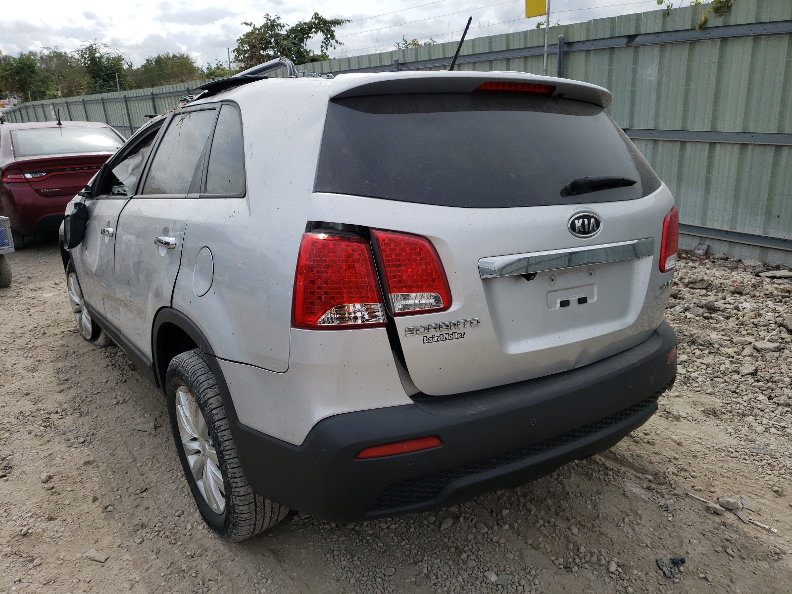 Photo 3 from auction – 2011 KIA SORENTO EX with VIN 5XYKU4A2XBG172022