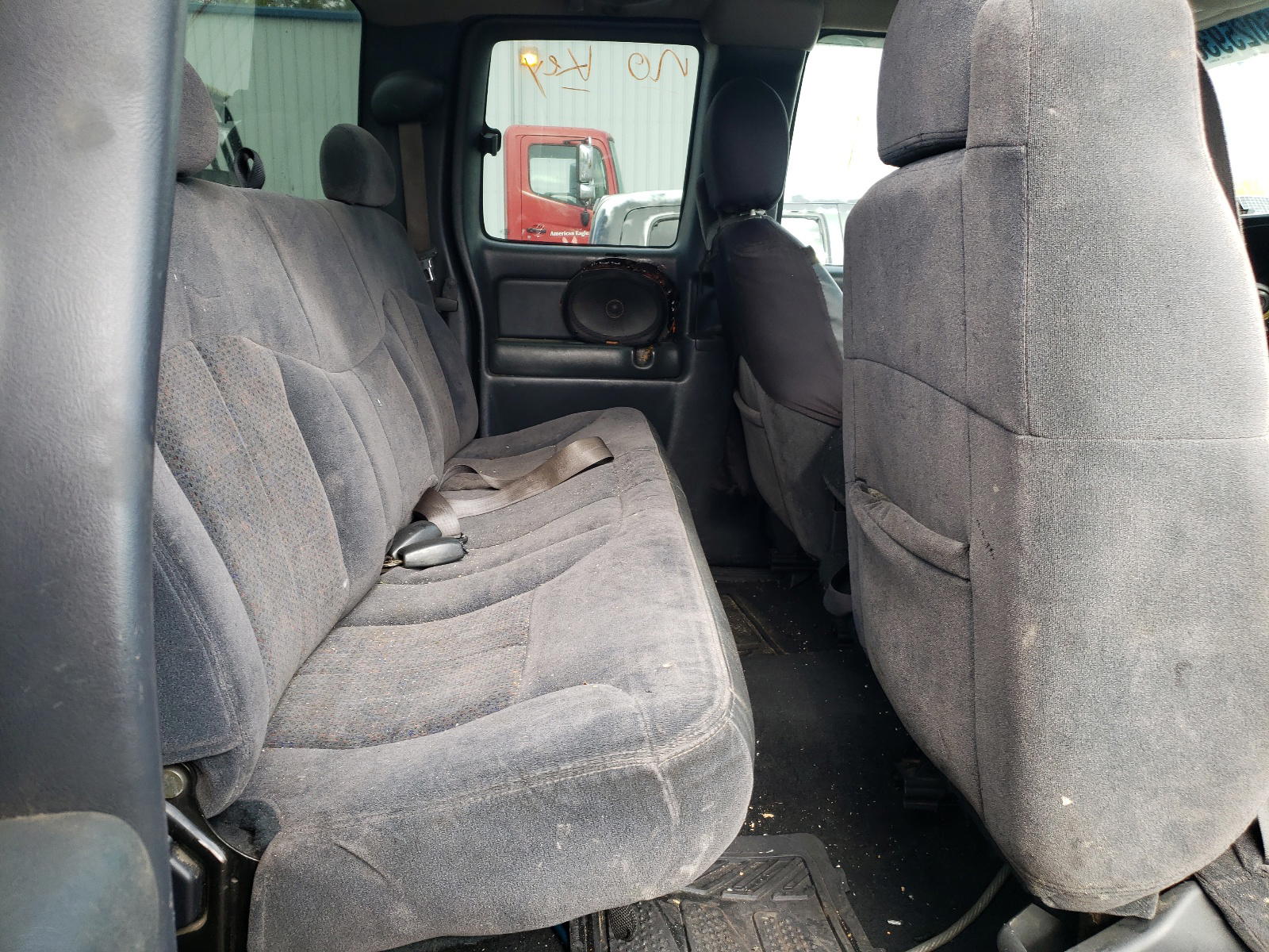 Photo 6 from auction – 2002 CHEVROLET SILVERADO with VIN 2GCEK19V121267921