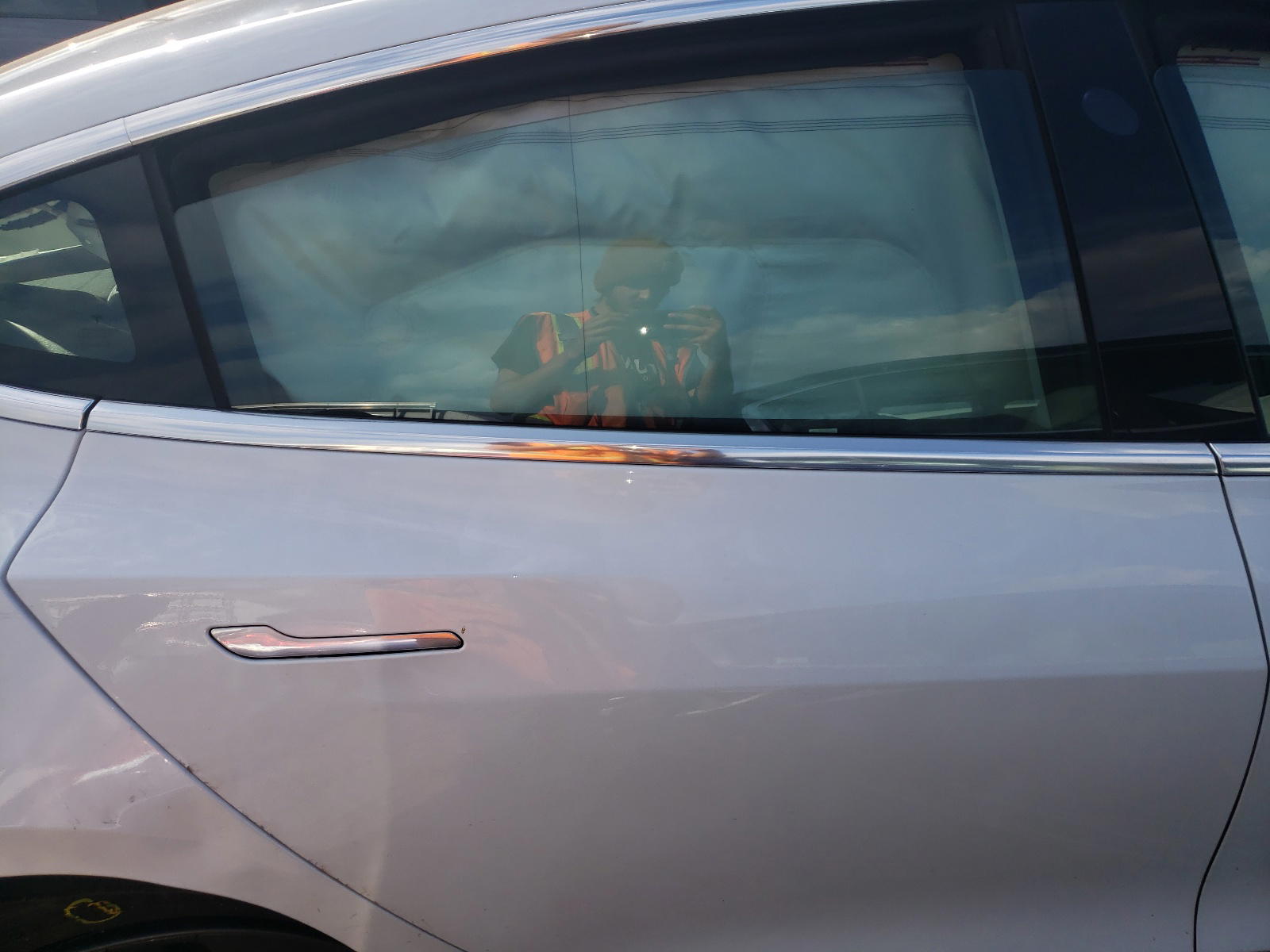 Photo 6 from auction – 2019 TESLA MODEL 3 with VIN 5YJ3E1EB6KF493170