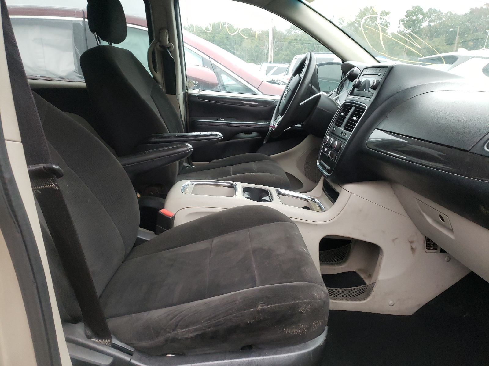 Photo 5 from auction – 2012 DODGE GRAND CARA with VIN 2C4RDGCG6DR612213